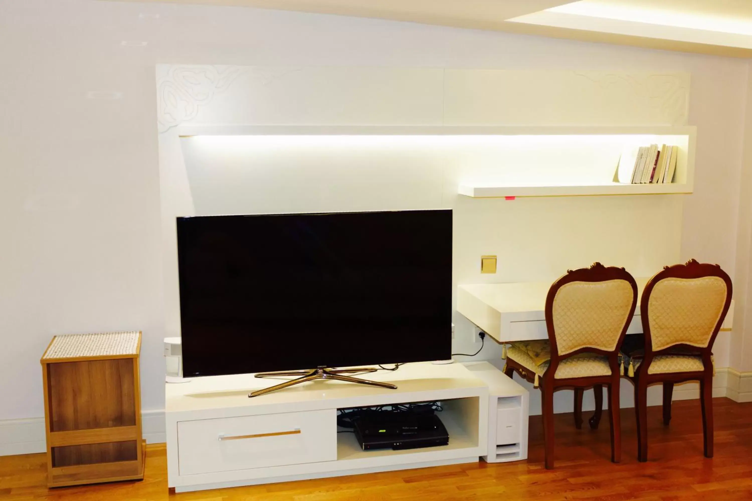 TV and multimedia, TV/Entertainment Center in Ada Hotel Istanbul