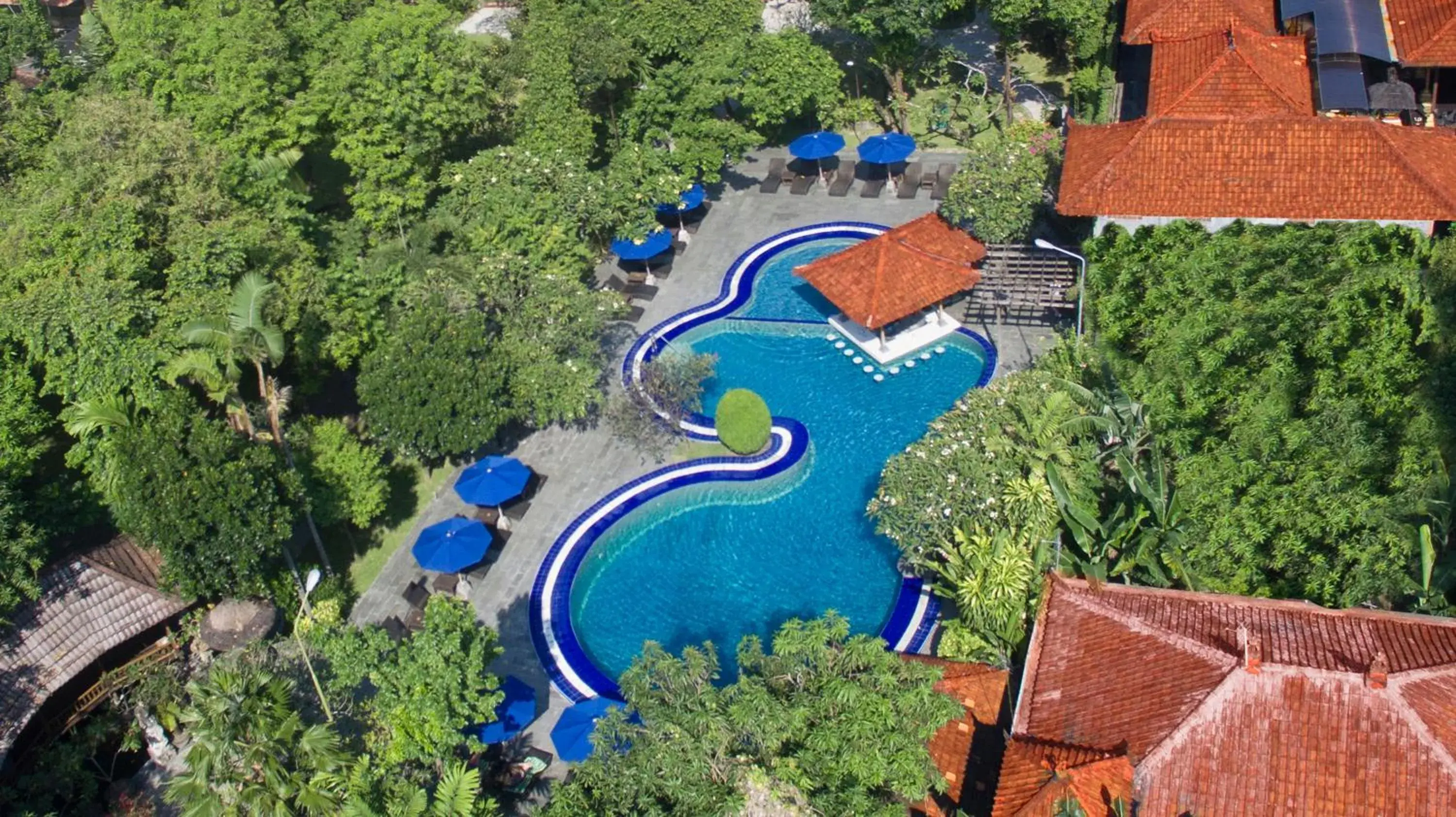 Swimming pool, Bird's-eye View in Matahari Bungalow Hotel