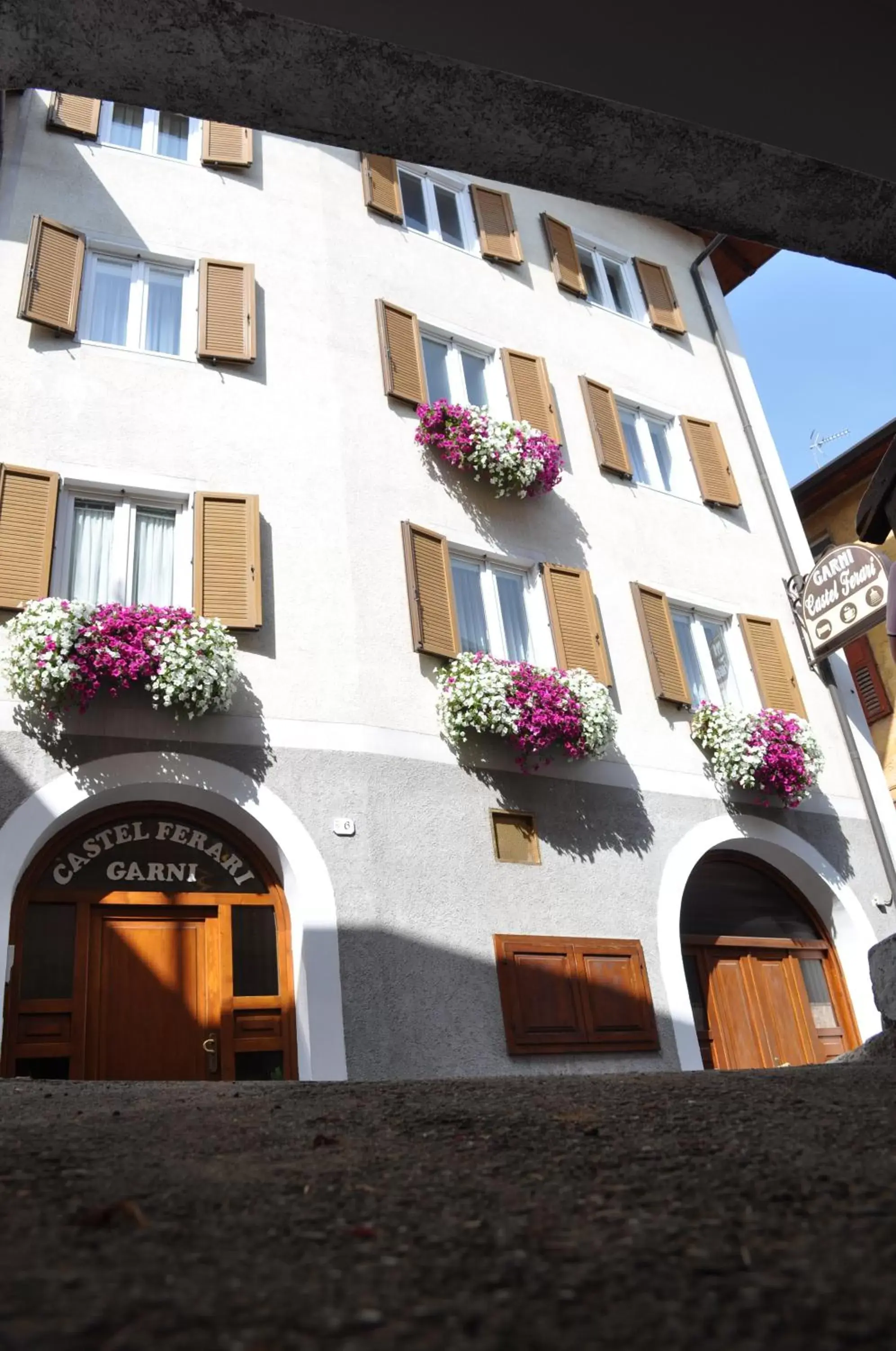 Facade/entrance, Property Building in Garni Castel Ferari