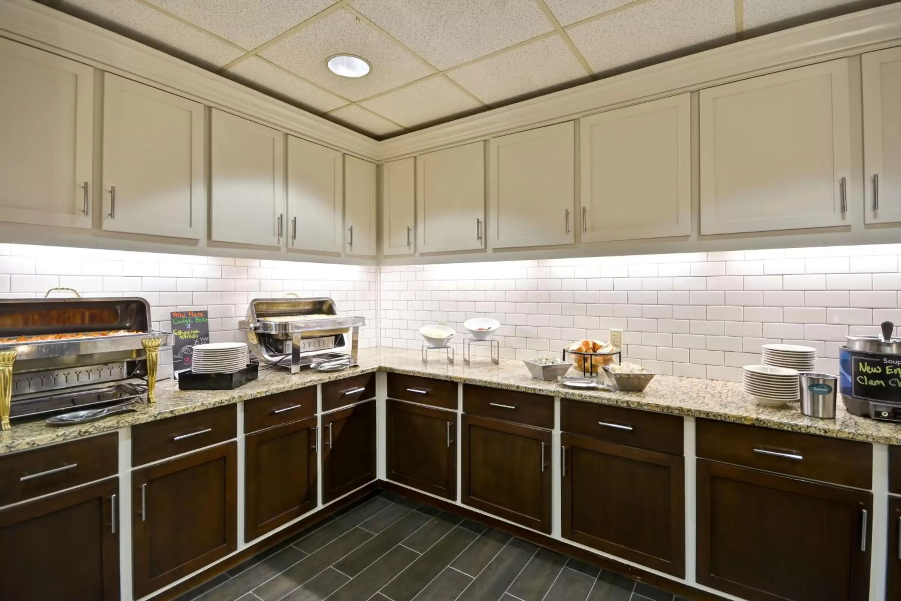 Dining area, Kitchen/Kitchenette in Homewood Suites Hillsboro Beaverton