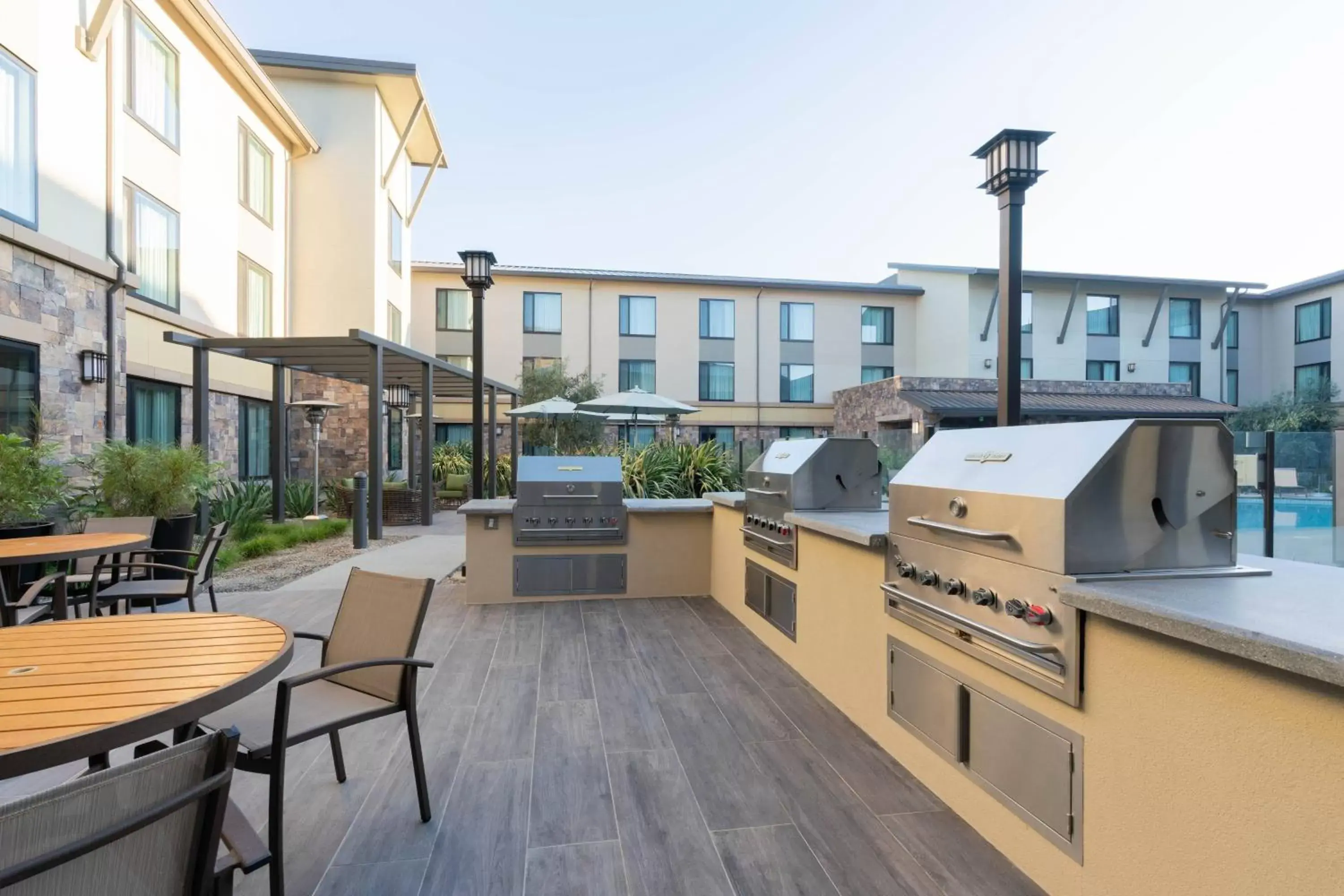 Restaurant/places to eat in Courtyard by Marriott Thousand Oaks Agoura Hills
