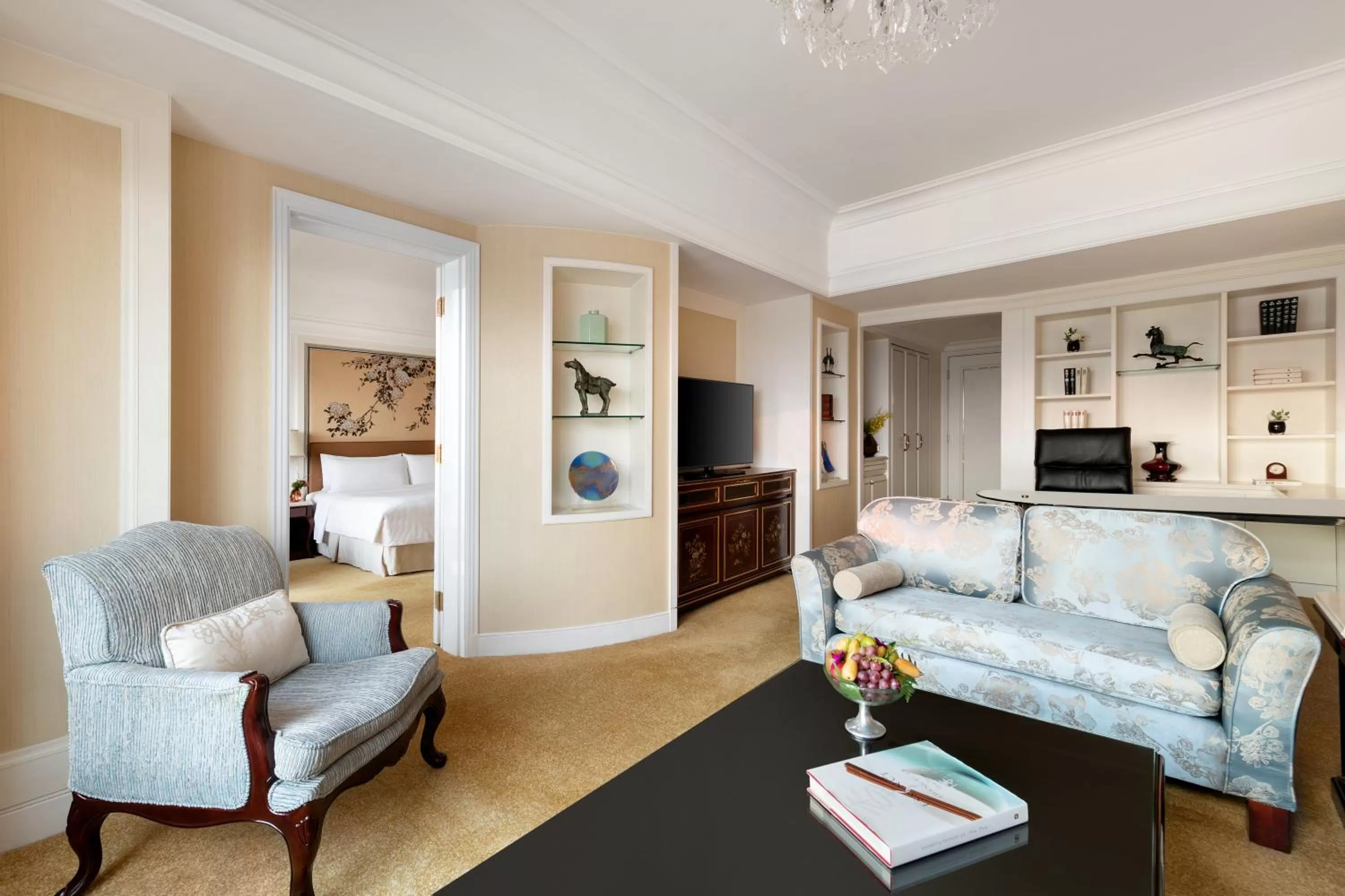 Living room in Pudong Shangri-La, Shanghai