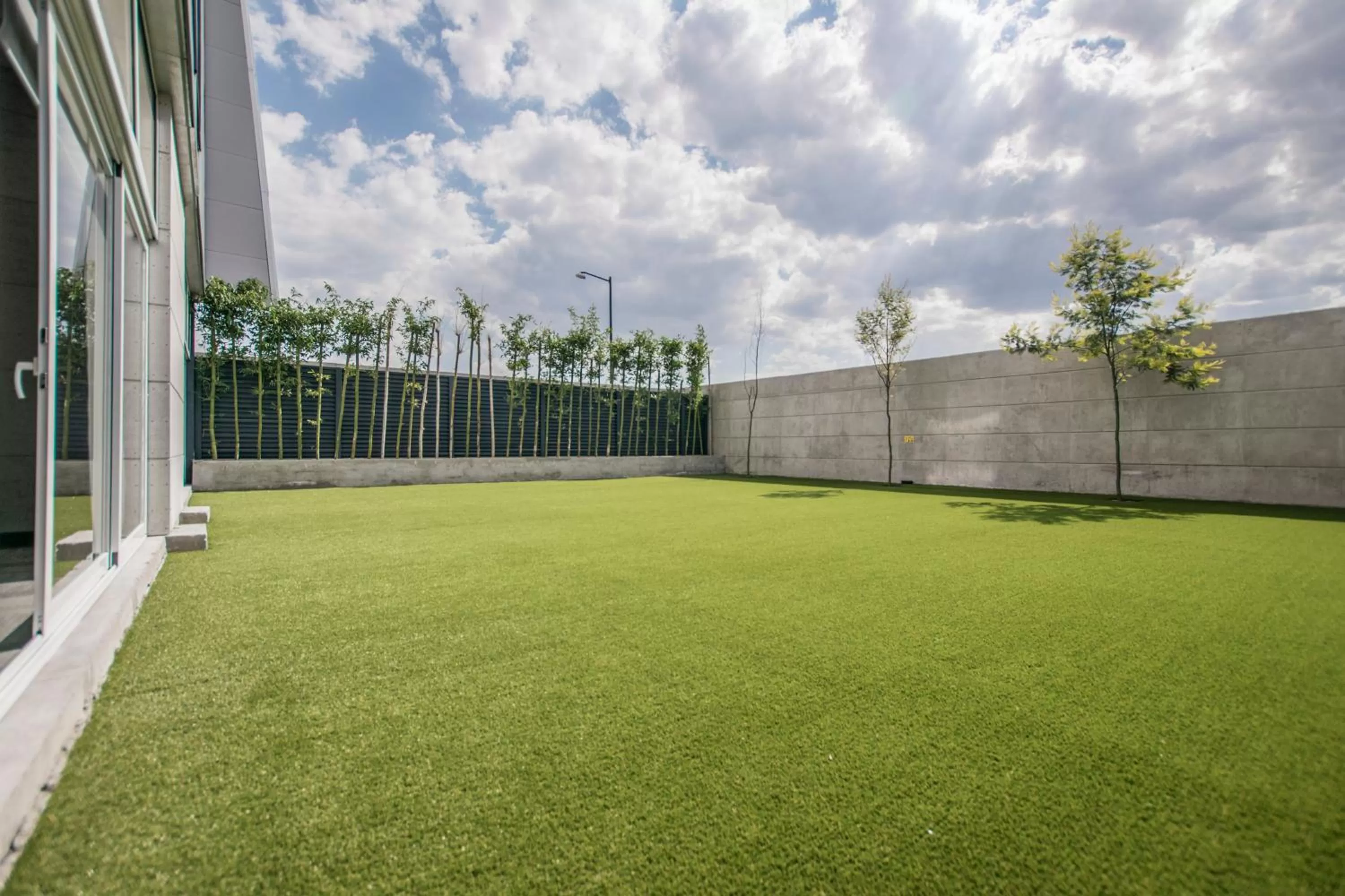 Garden in Bedford Hotel