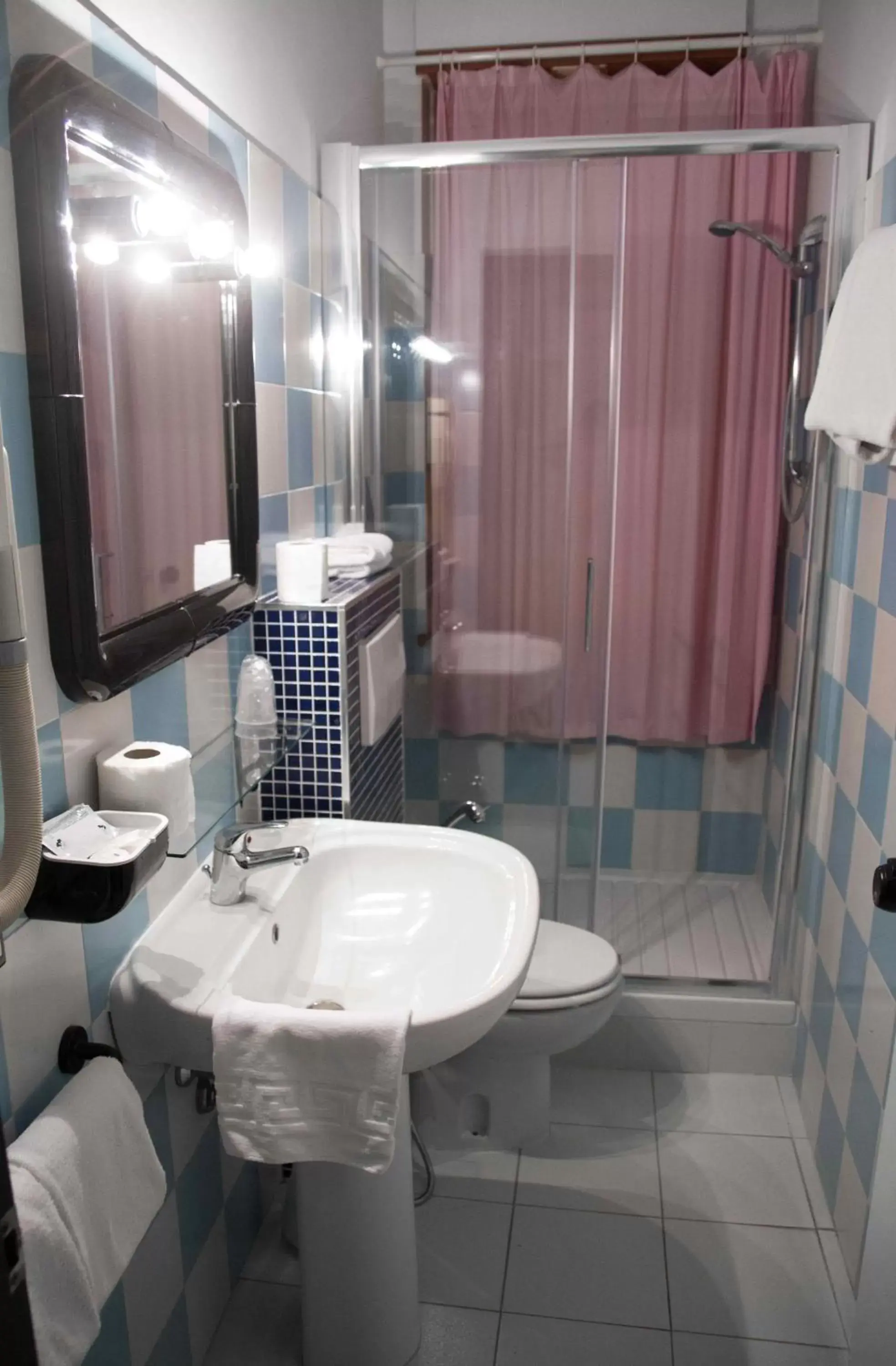 Bathroom in Hotel Letizia