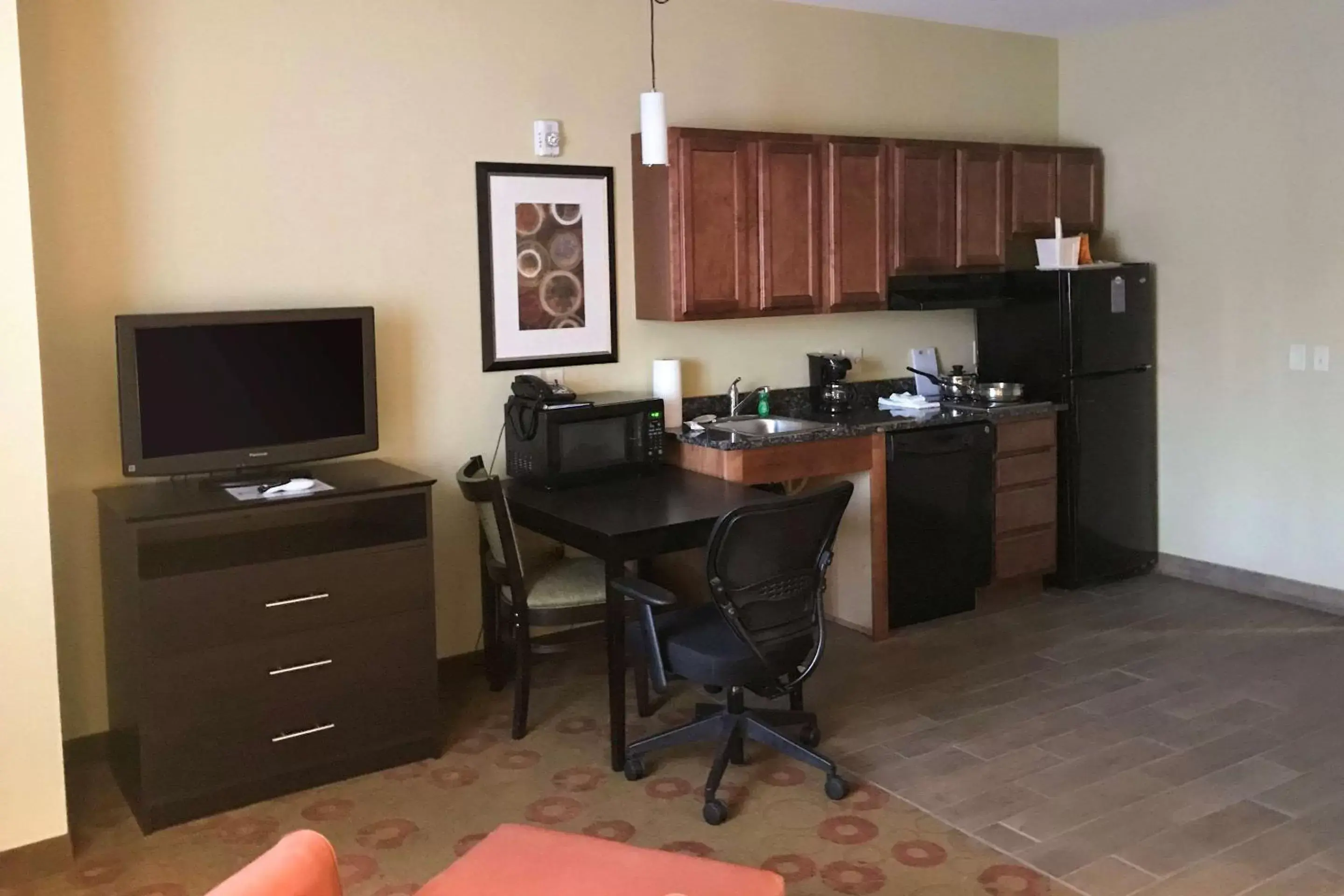 King Room - Accessible/Non-Smoking in Suburban Studios Cedar Falls King Room - Accessible/Non-Smoking in Suburban Studios Cedar Falls