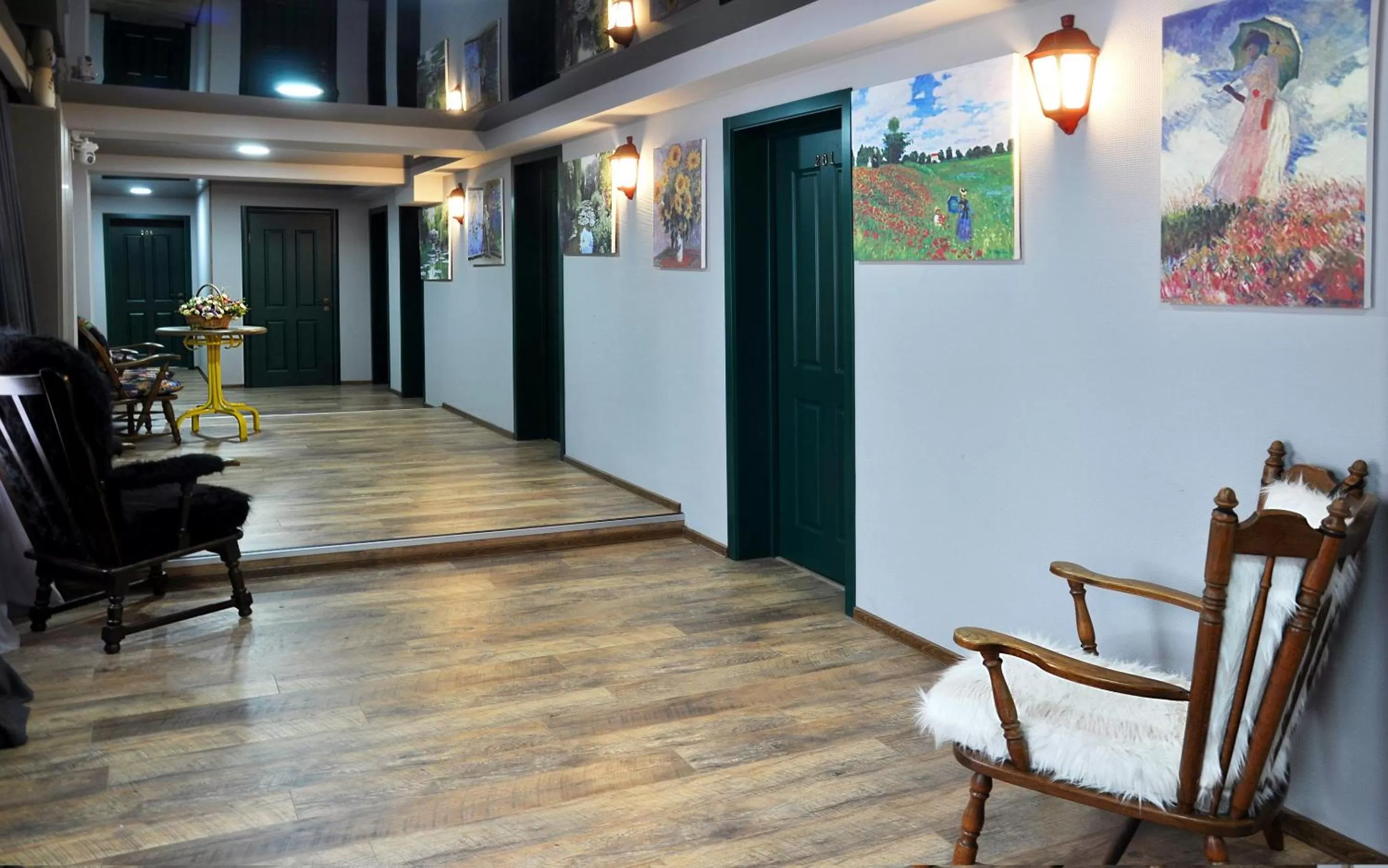 Decorative detail in Art Hotel Claude Monet