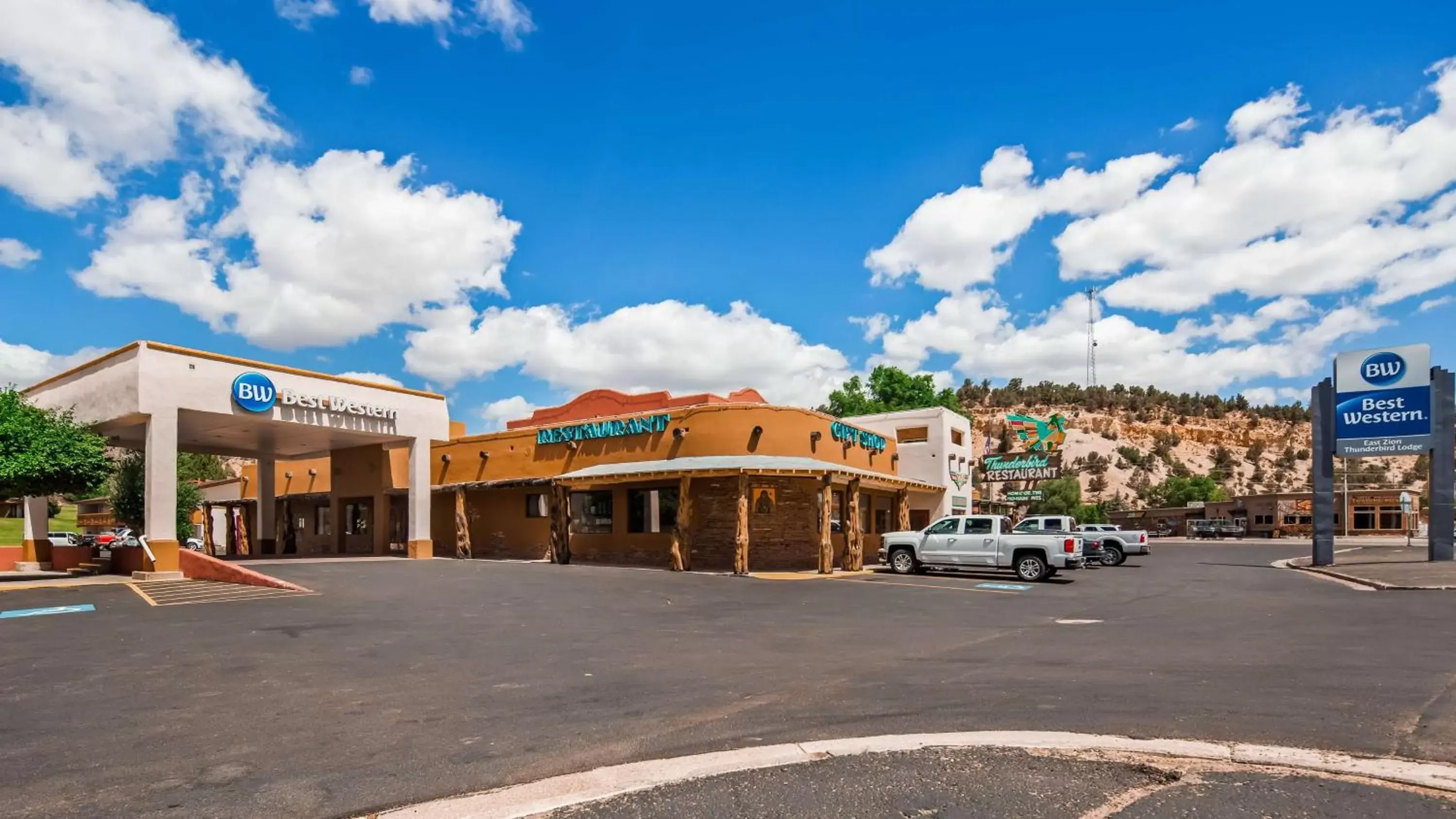 Property Building in Best Western East Zion Thunderbird Lodge