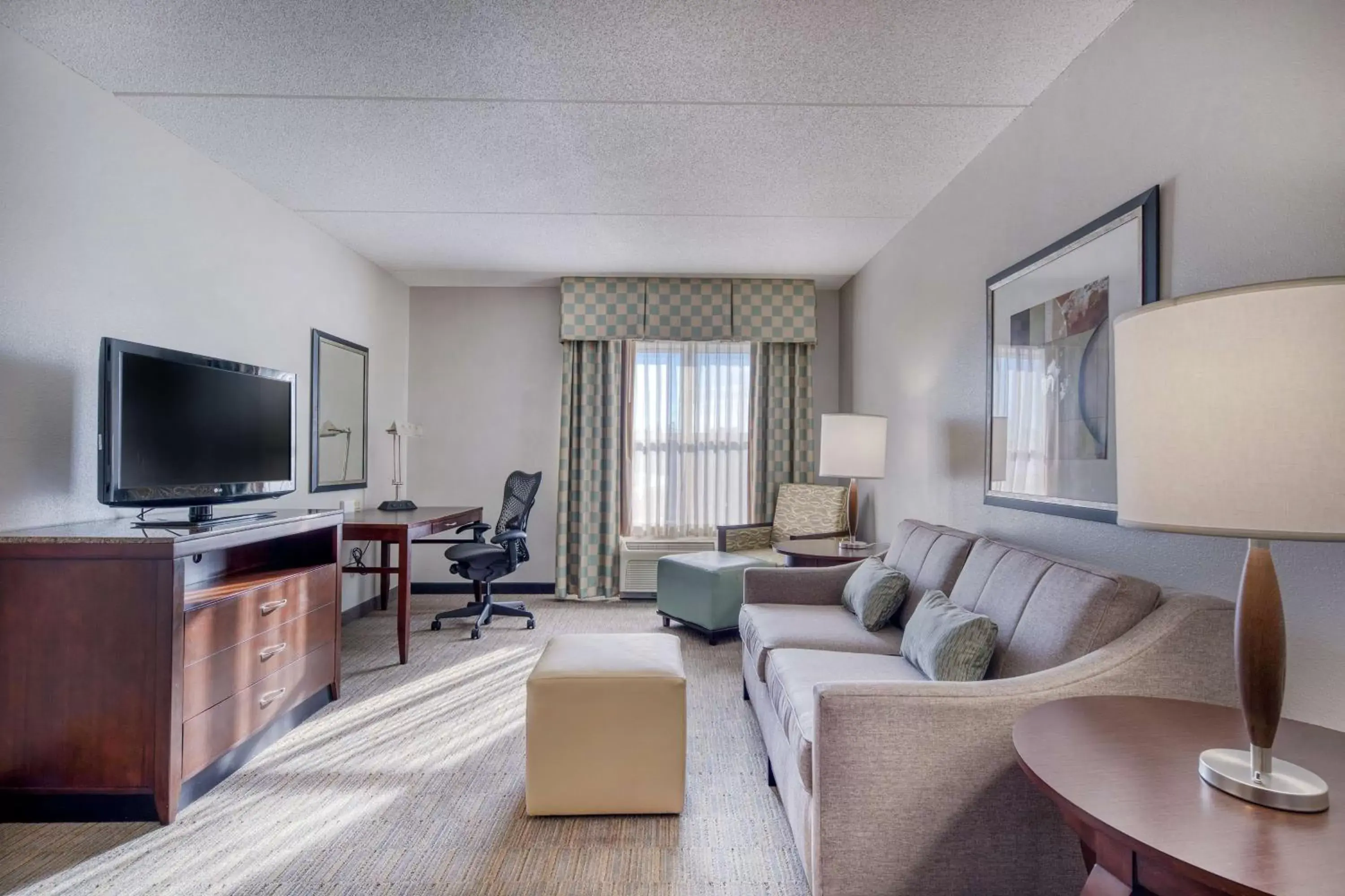 Bedroom, Seating Area in Hilton Garden Inn Durham Southpoint