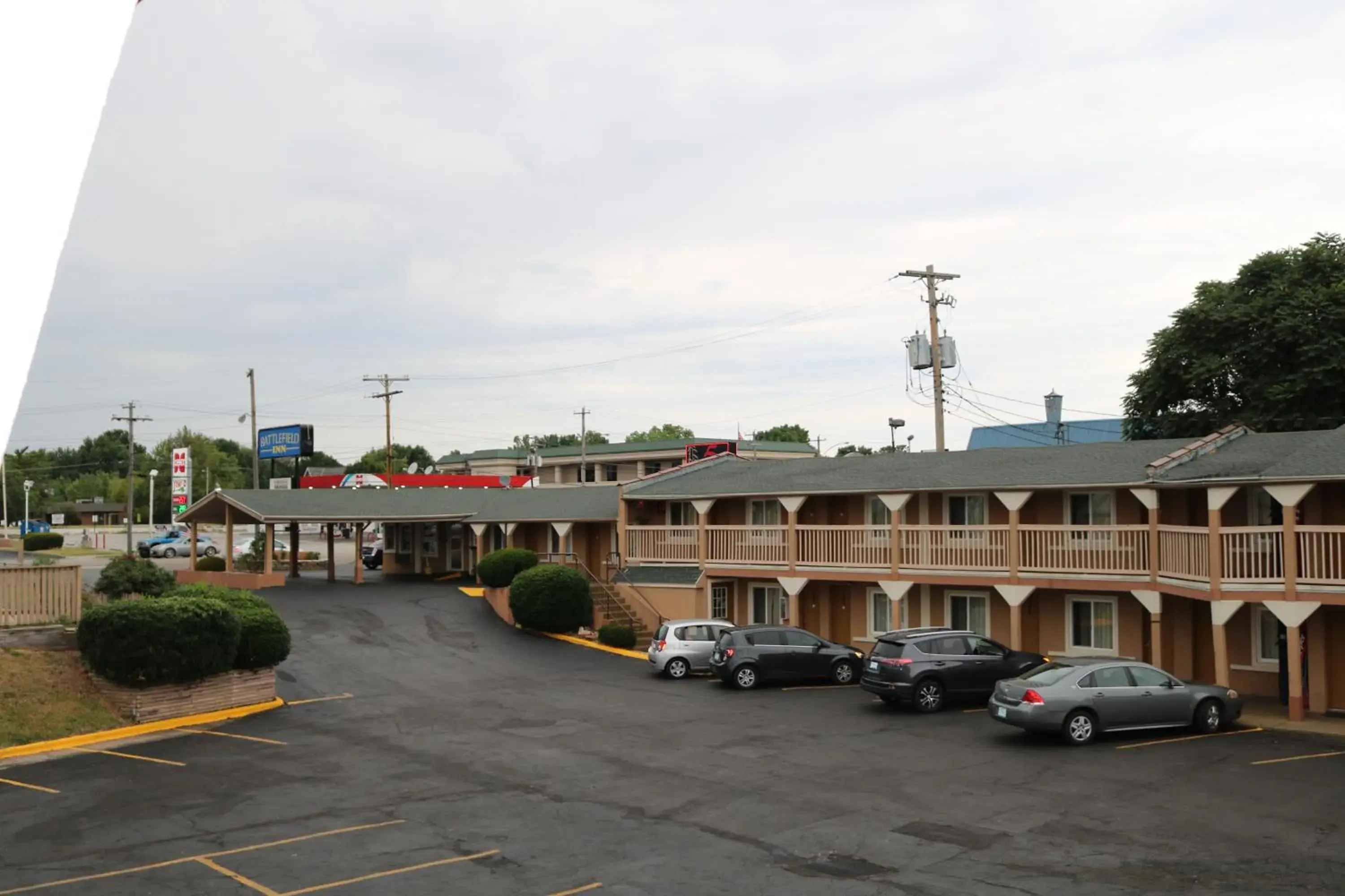 Property Building in Battlefield Inn Springfield