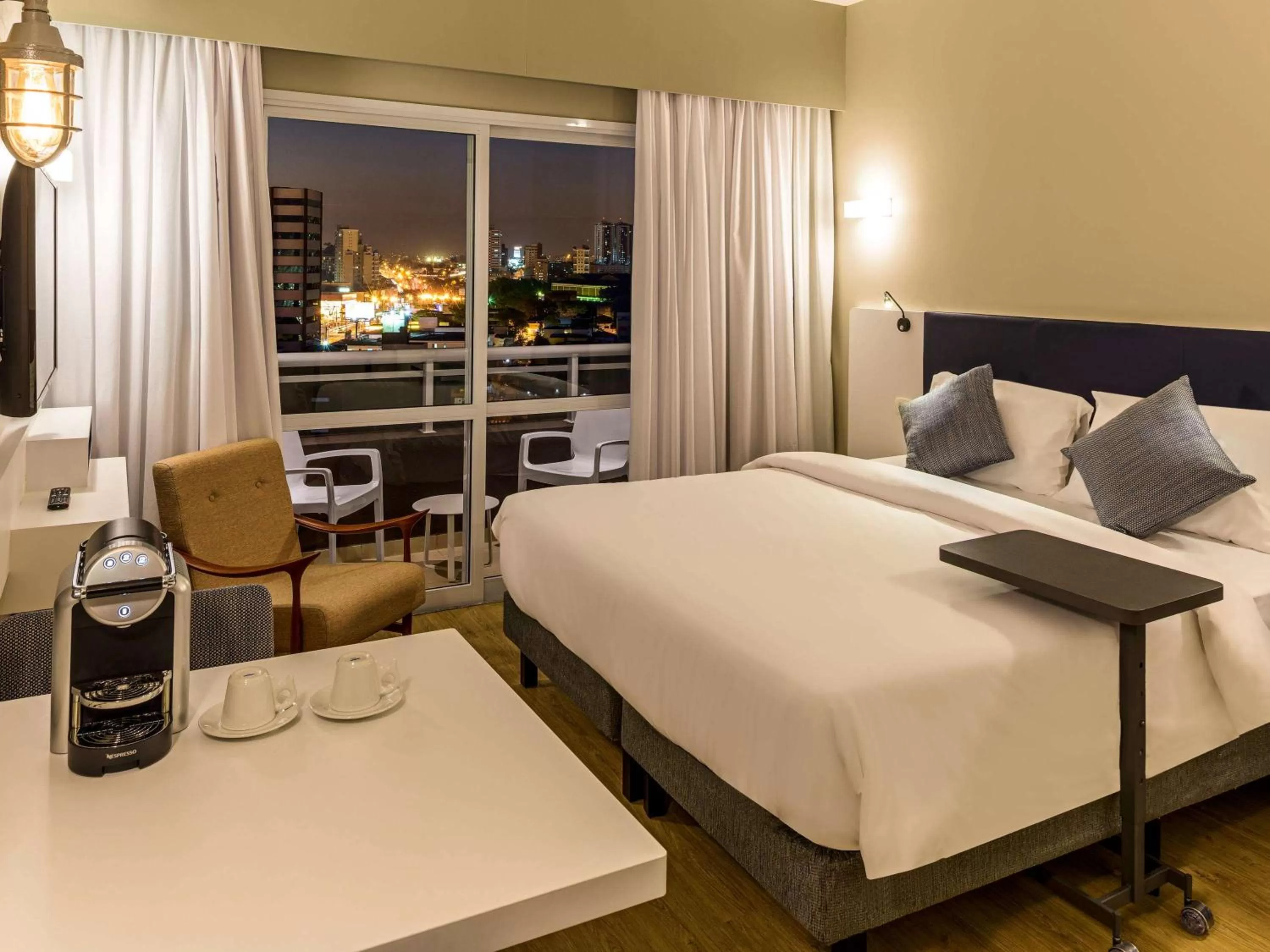 Photo of the whole room, Bed in Aparthotel Adagio Sao Bernardo Do Campo