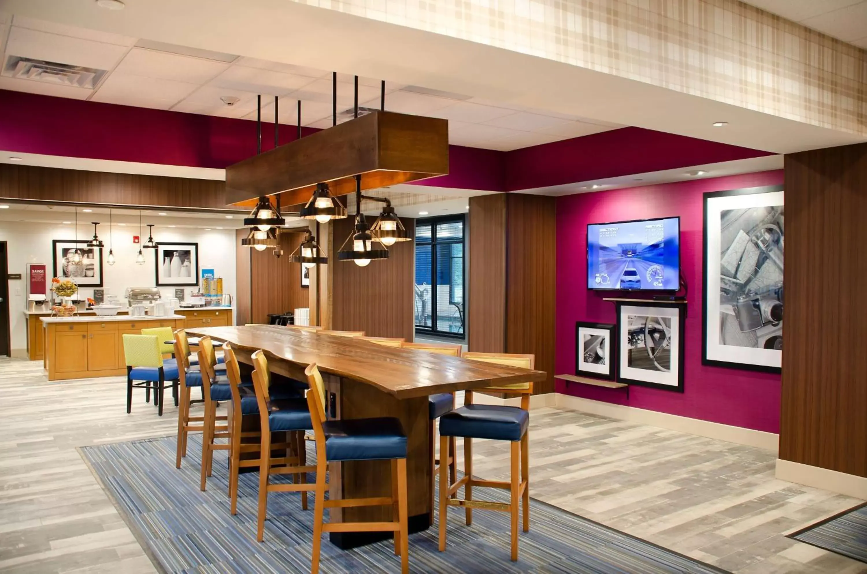 Lobby or reception, Lounge/Bar in Hampton Inn Lebanon