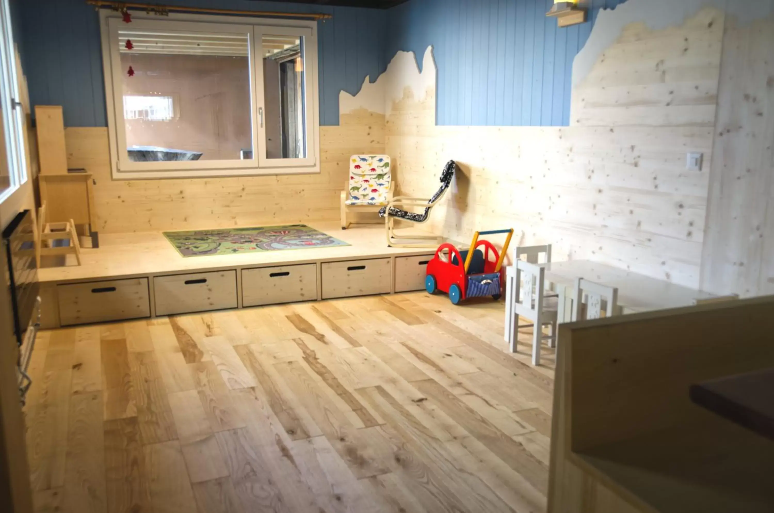 Children play ground, Kitchen/Kitchenette in Frutt Living
