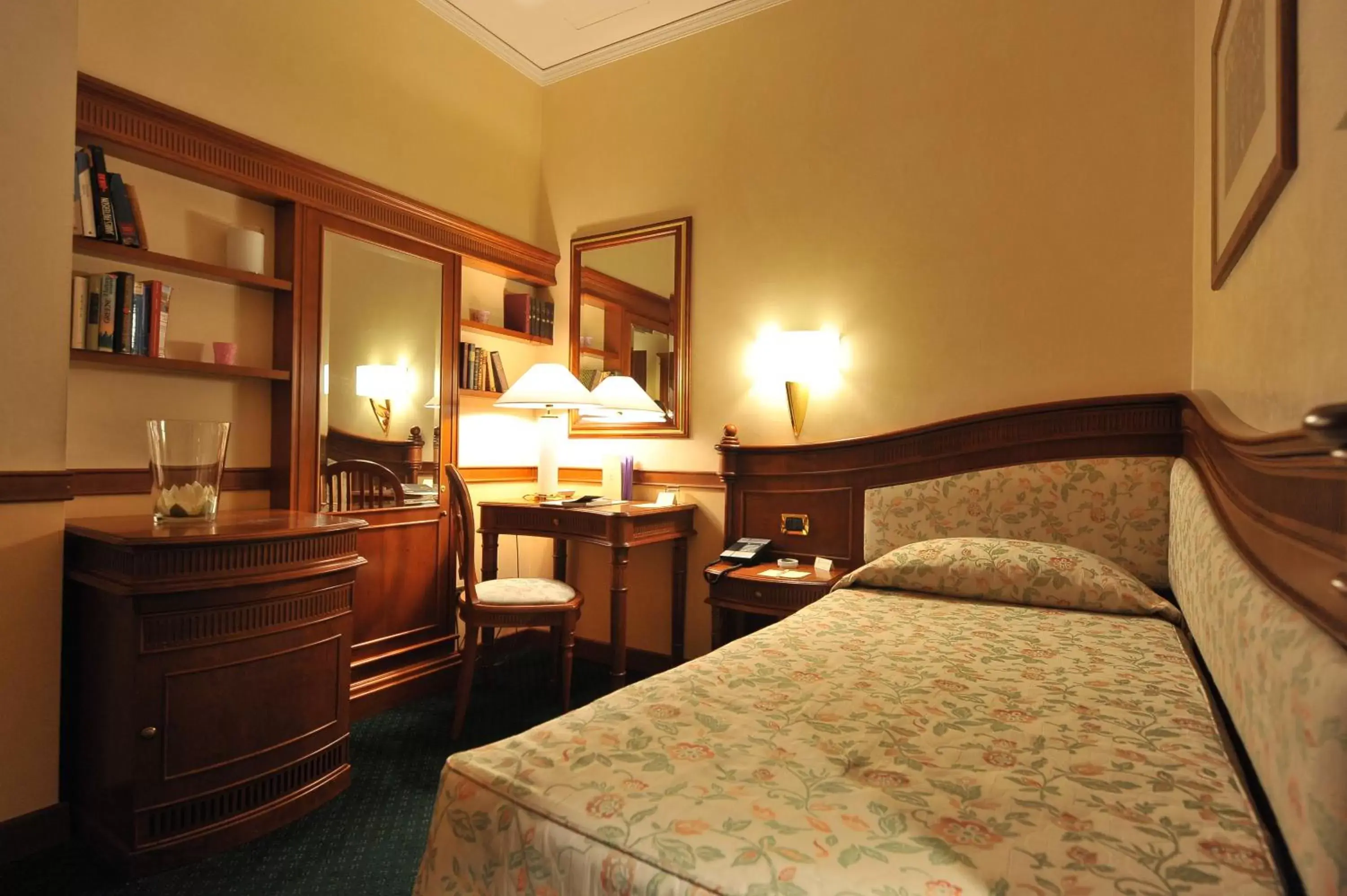 Photo of the whole room, Bed in Hotel degli Orafi