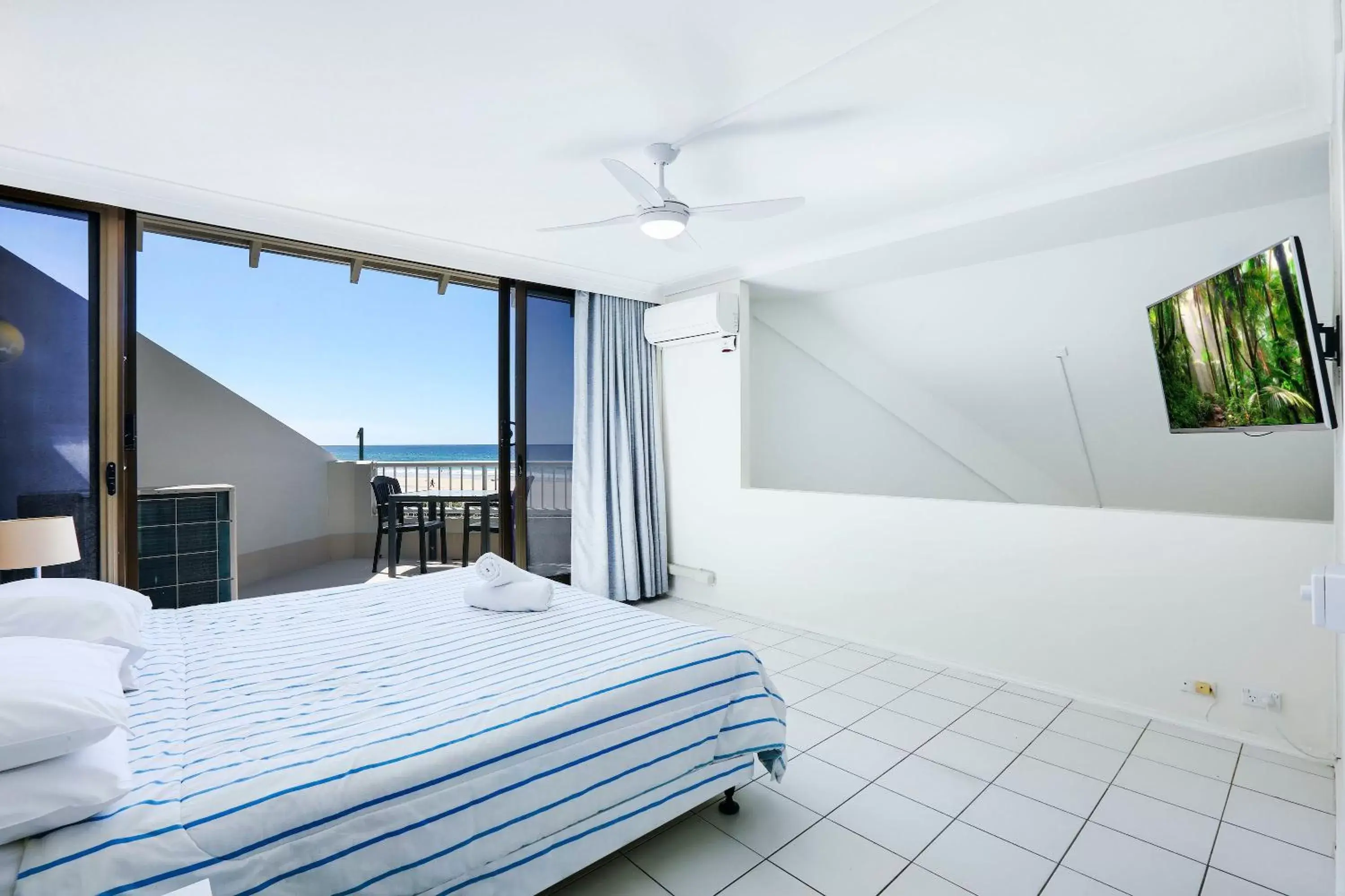 Bed in The Breakers Bed in The Breakers