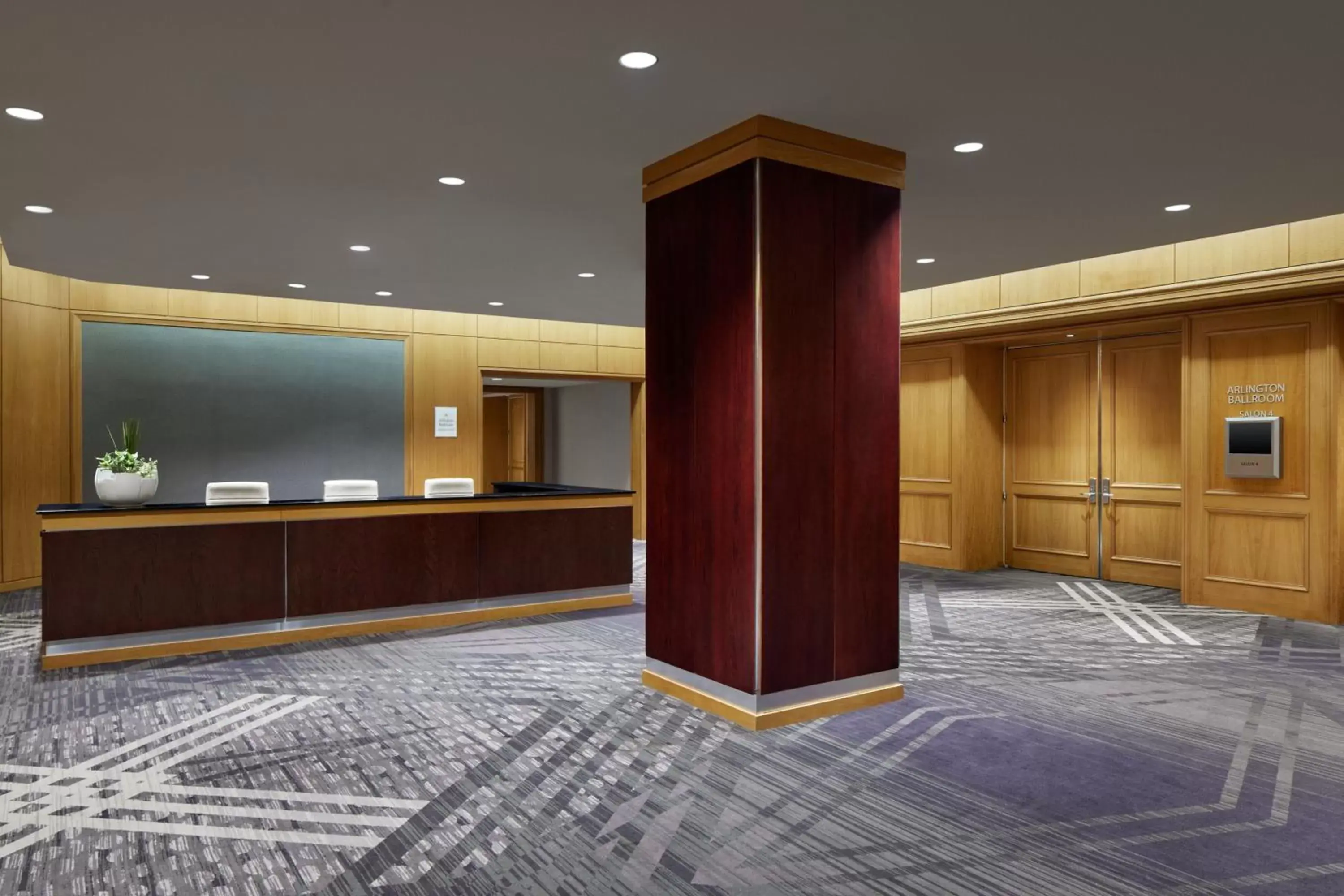 Meeting/conference room, Lobby/Reception in Crystal Gateway Marriott