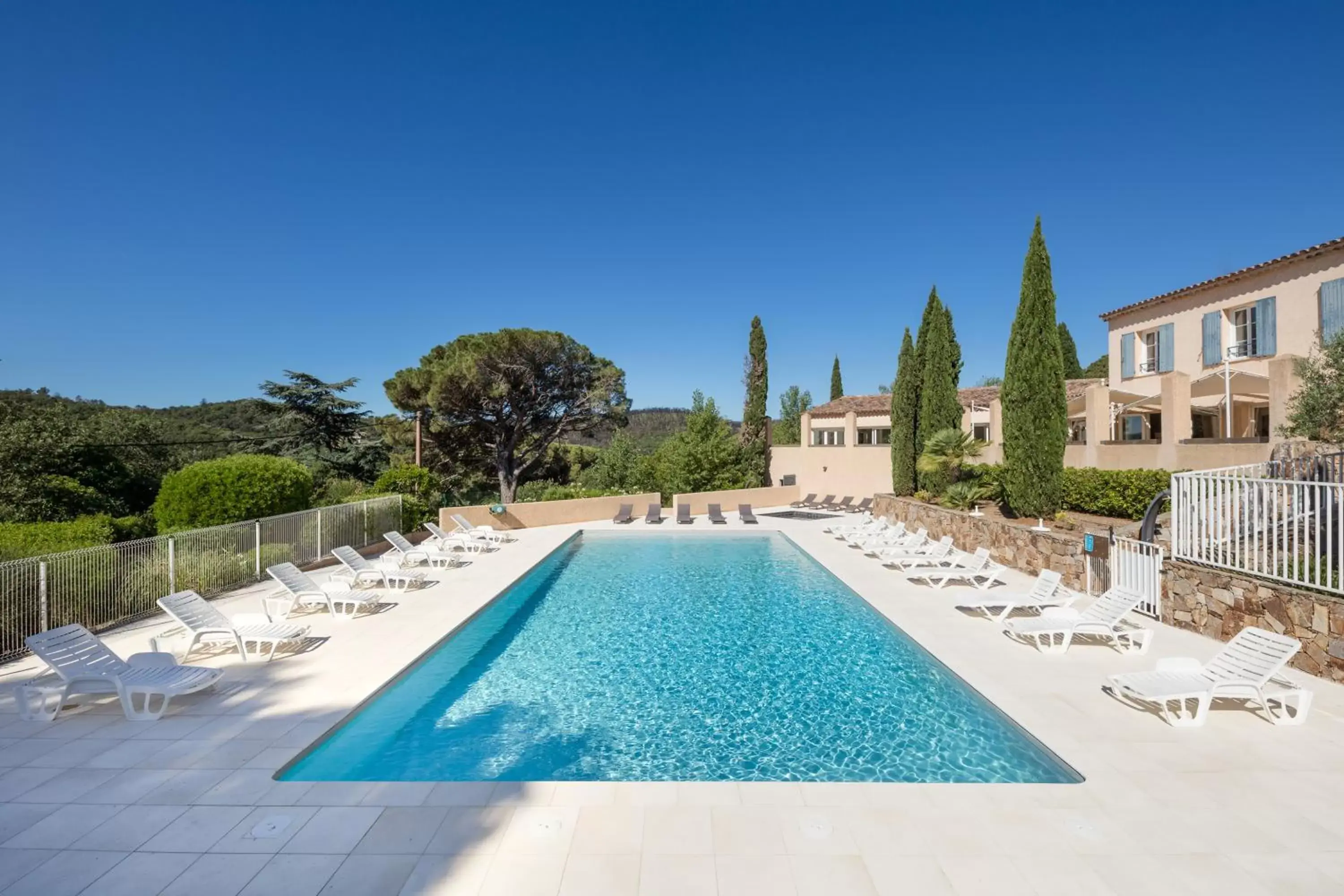 Swimming pool in Garden & City Les Bastides de Grimaud Swimming pool in Garden & City Les Bastides de Grimaud