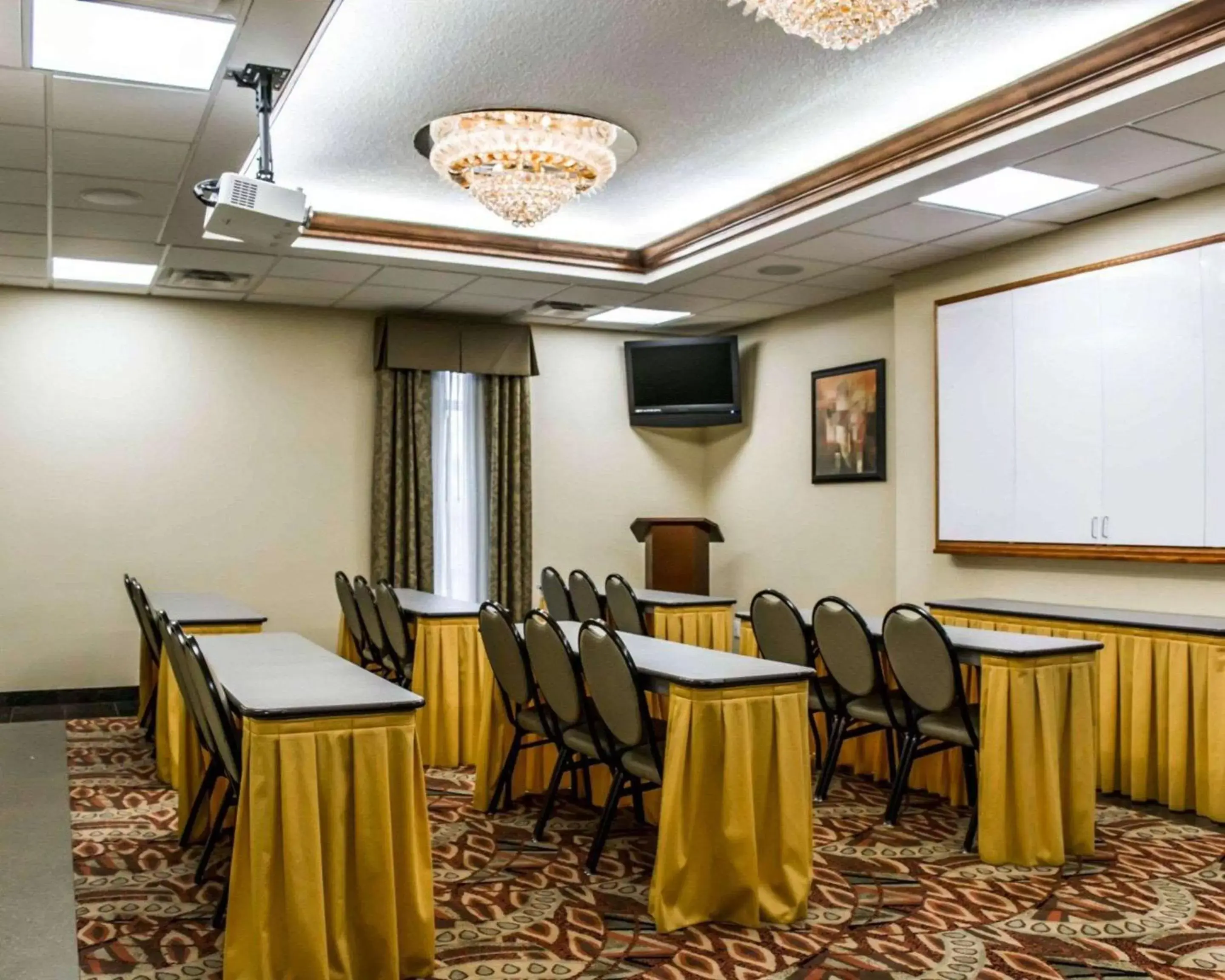 On site, Business Area/Conference Room in Quality Inn Airport - Cruise Port
