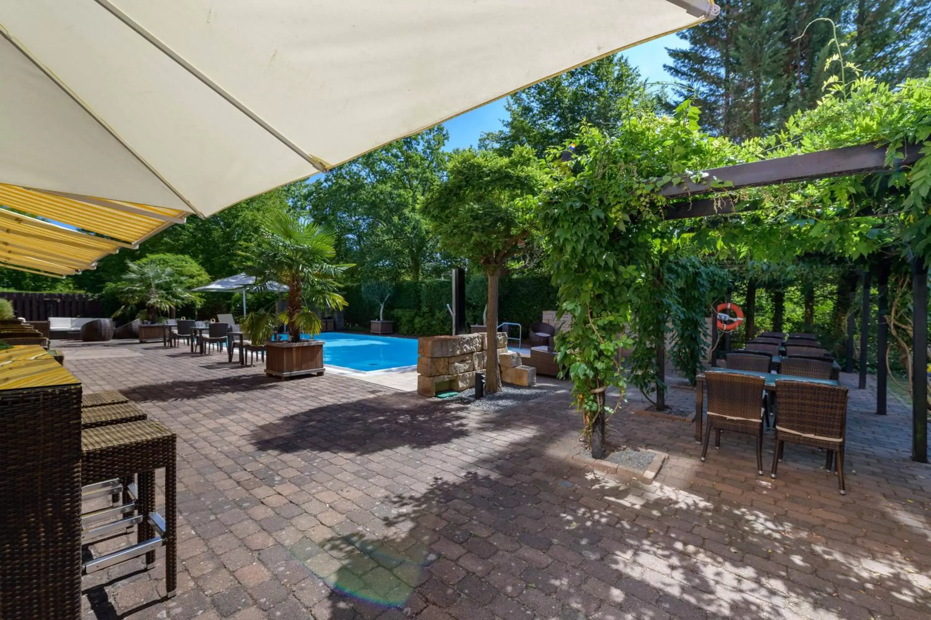 Pool view, Swimming Pool in Mercure Hotel Hannover Medical Park