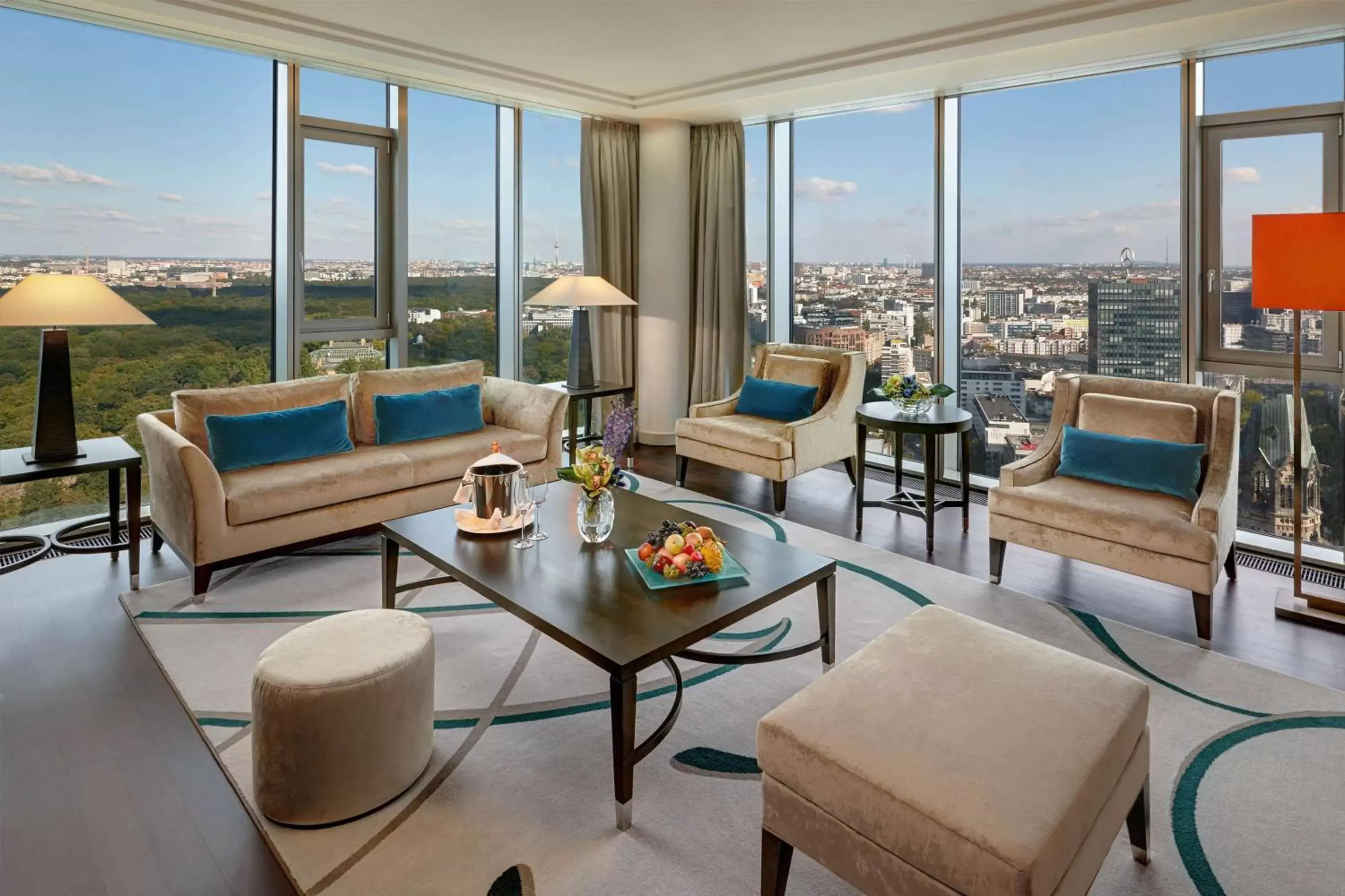 Living room, Seating Area in Waldorf Astoria Berlin