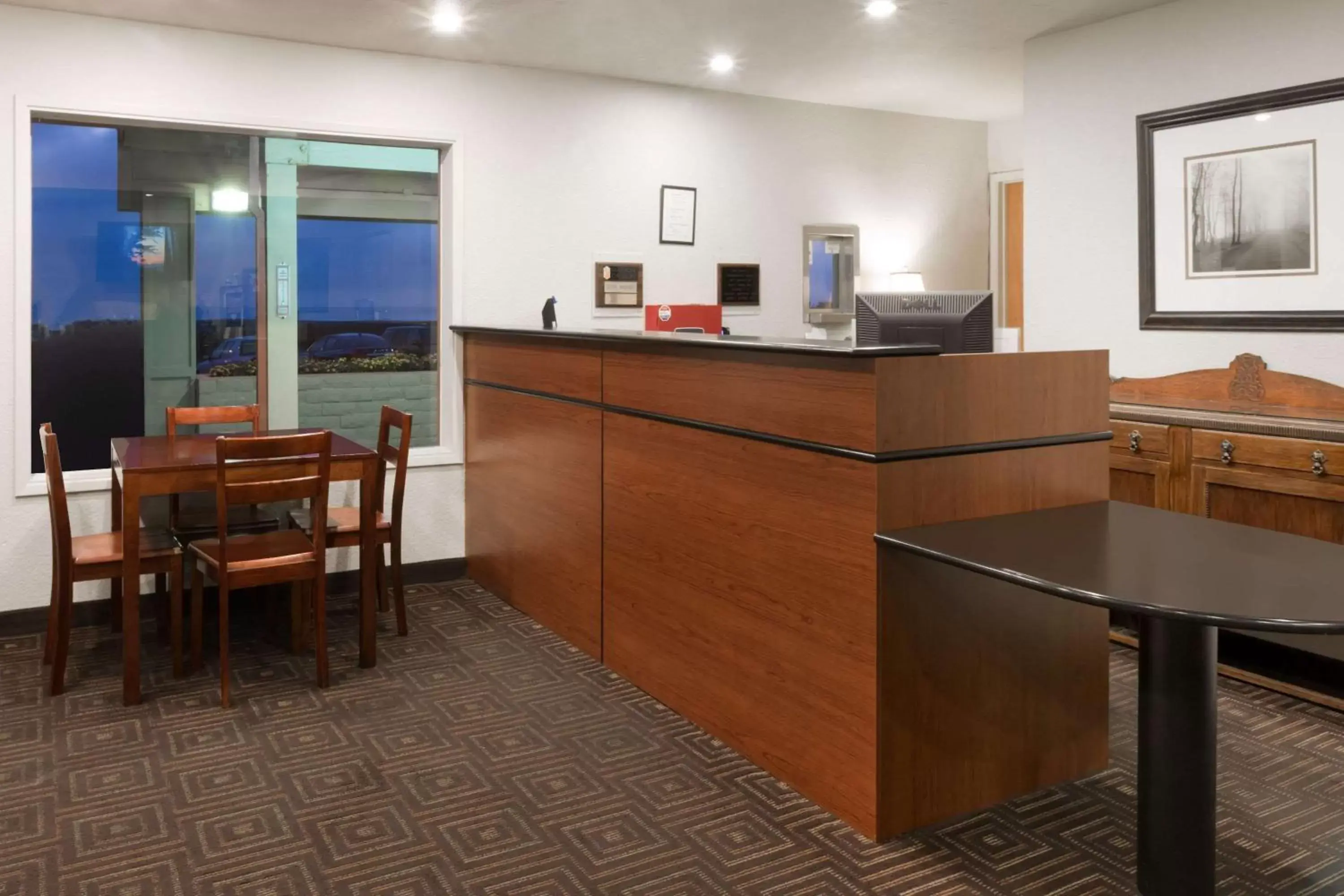 Lobby or reception in Super 8 by Wyndham Fort Bragg