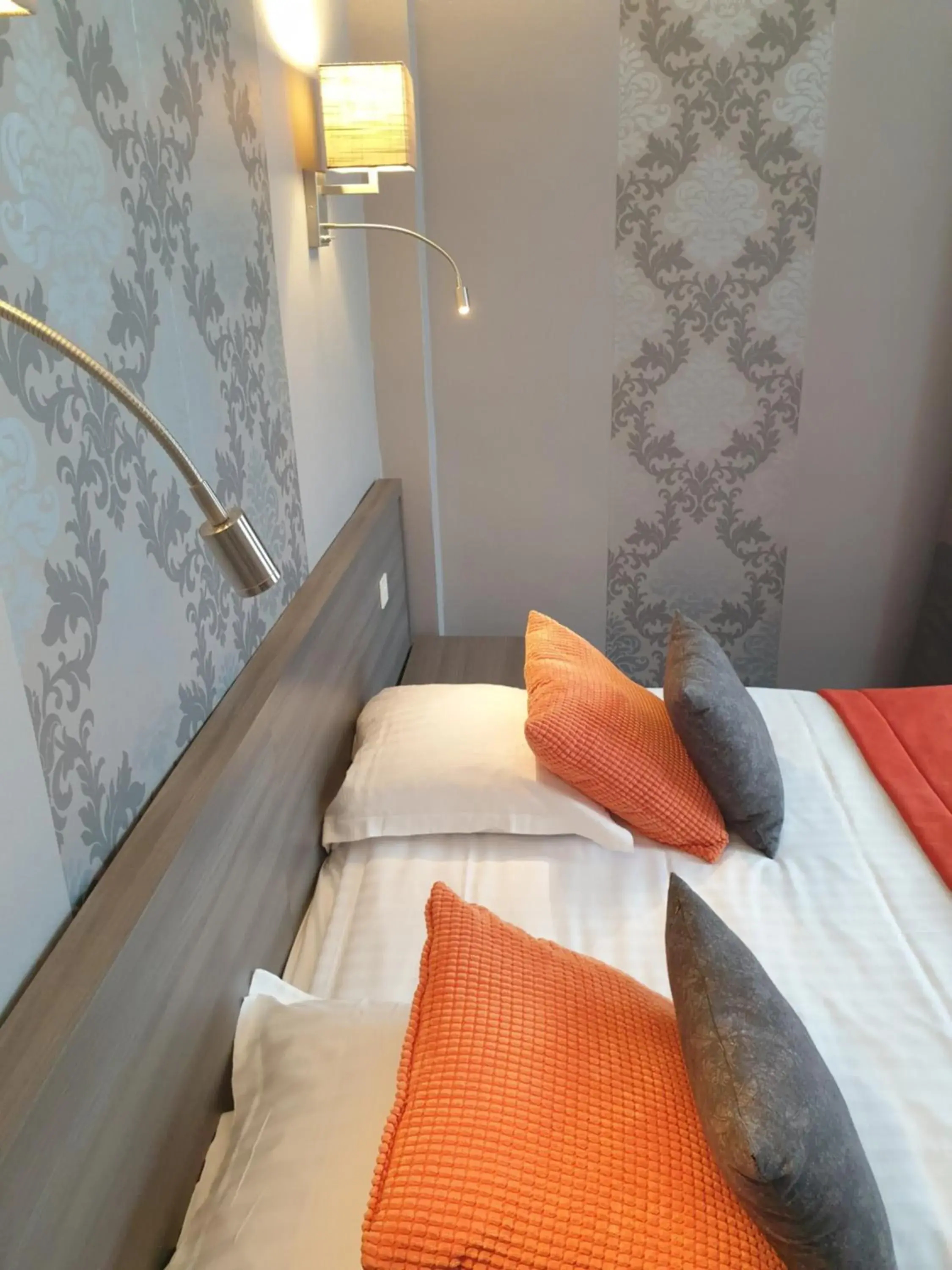 Bed in Hôtel Le Rohan