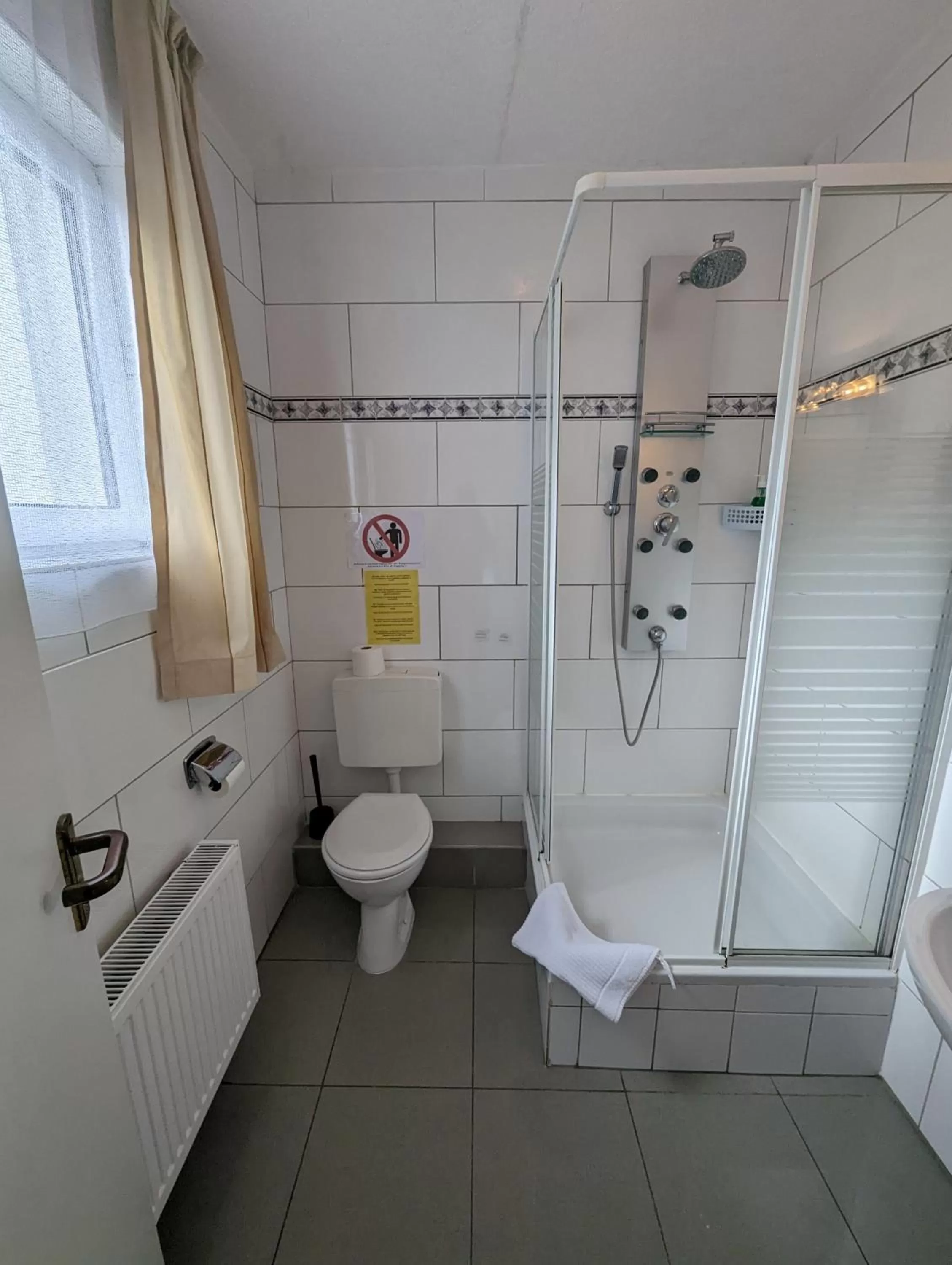 Bathroom in Hotel Eiserner Anton