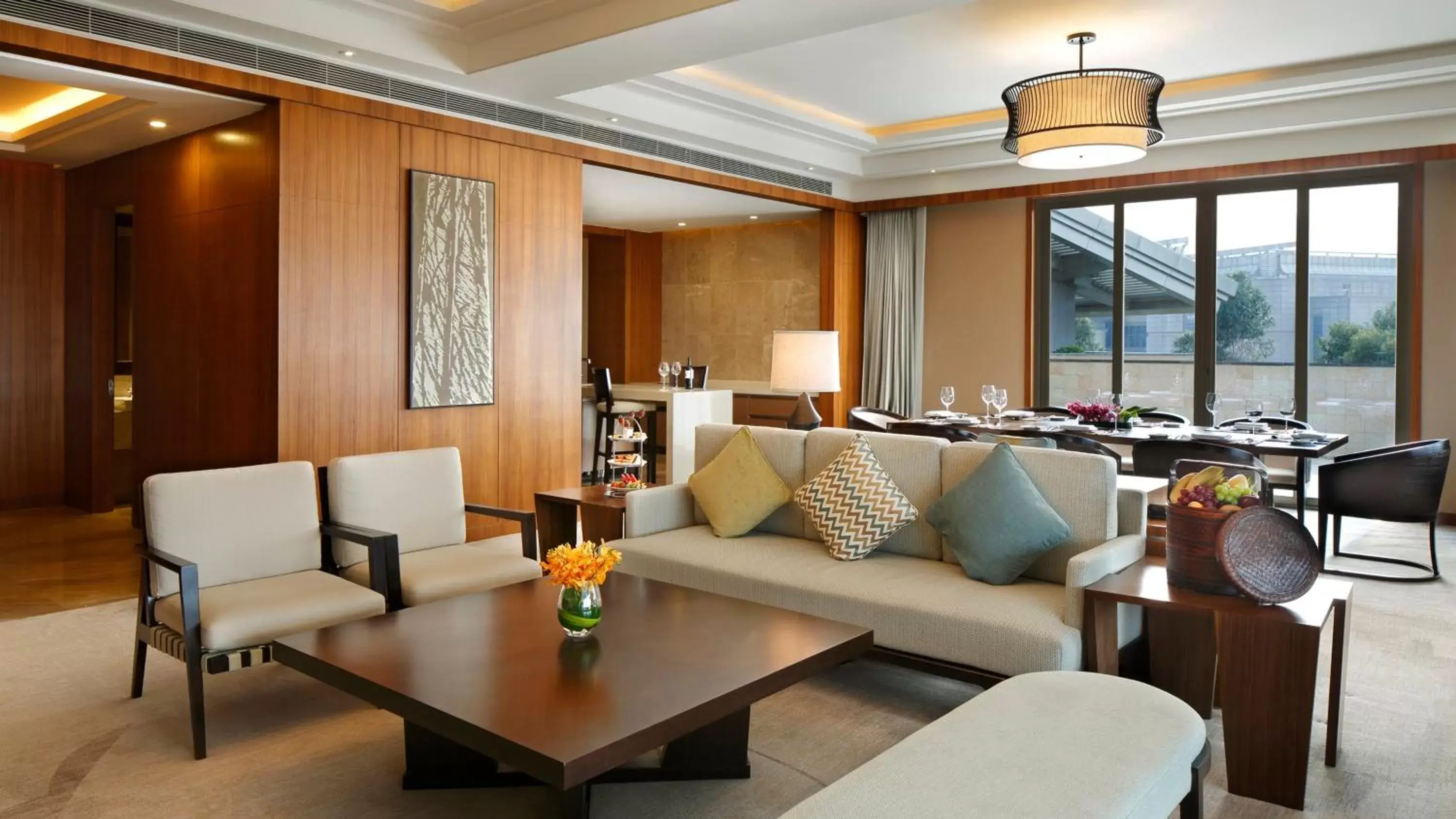 Bedroom, Seating Area in InterContinental Kunming, an IHG Hotel