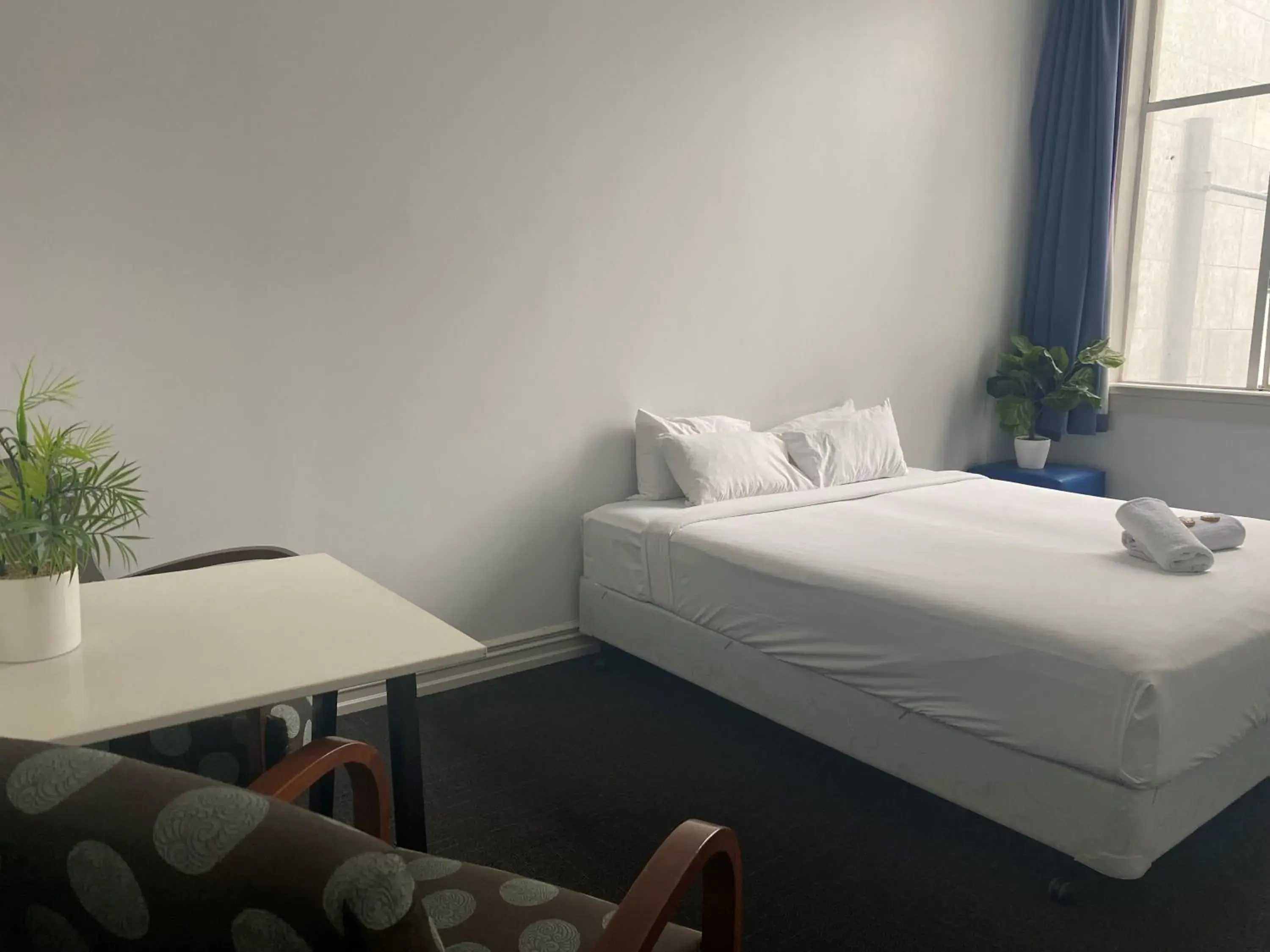 Photo of the whole room, Bed in Fort Street Accommodation