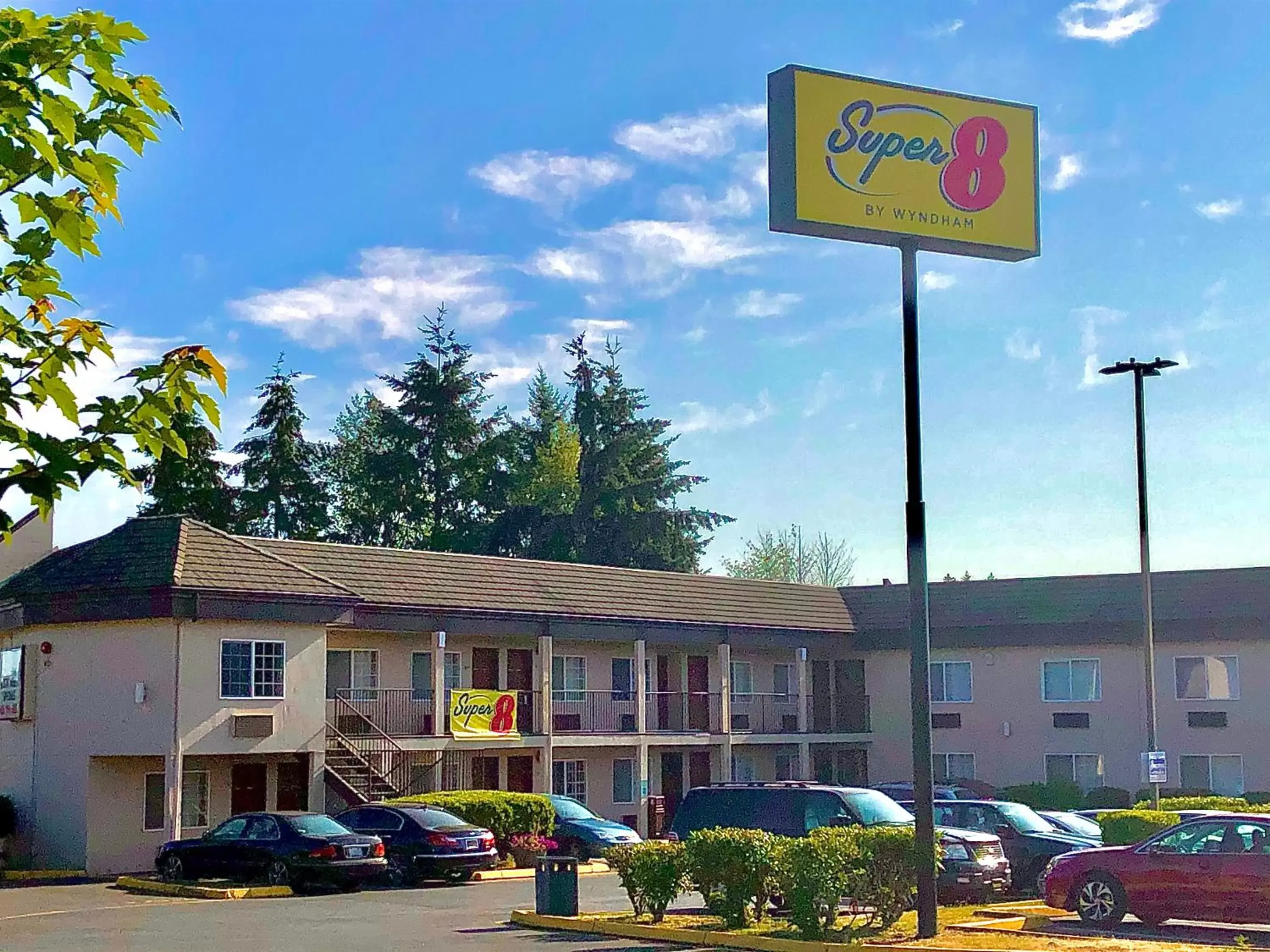 Property building in Super 8 by Wyndham Lynnwood