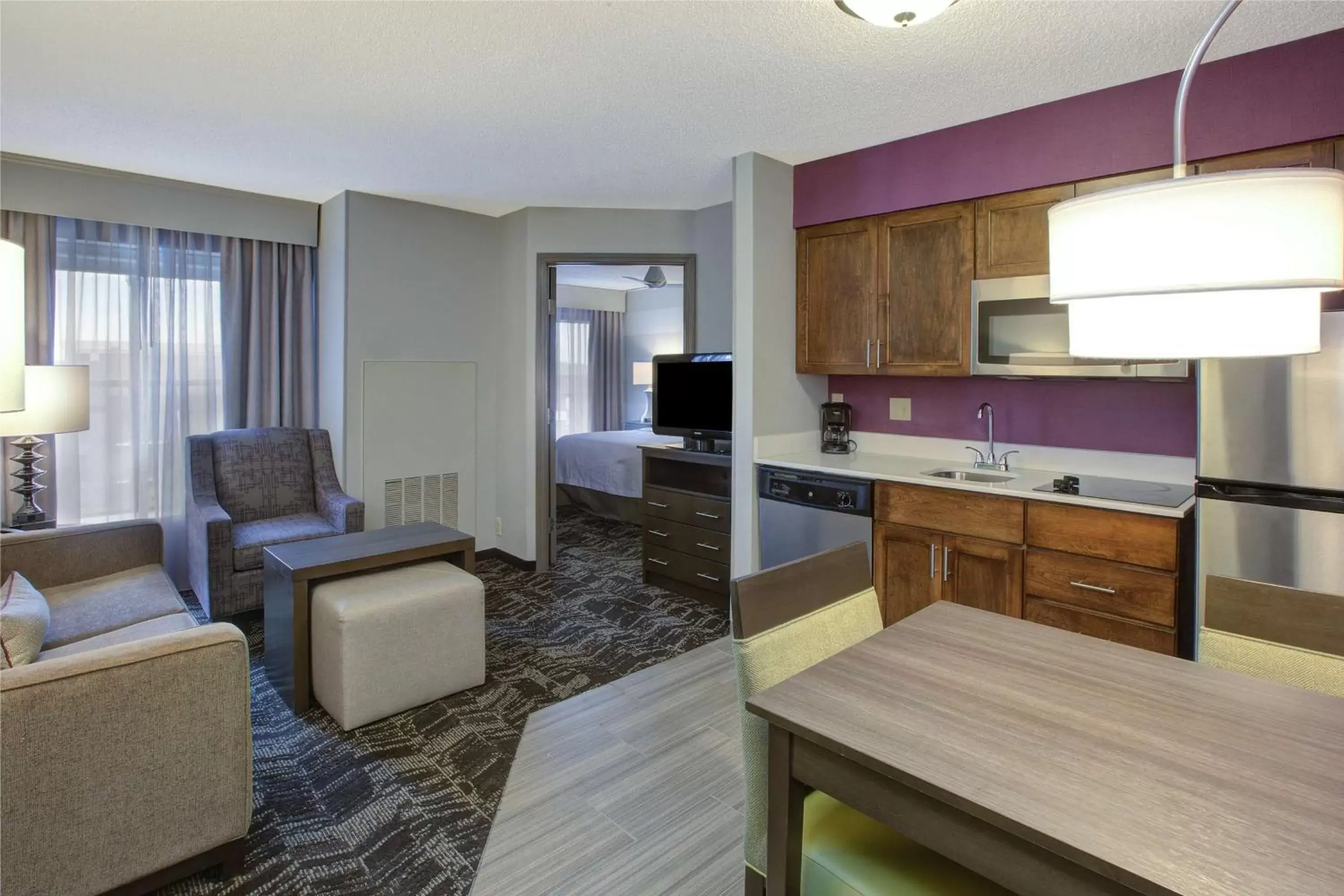 Living room, Kitchen/Kitchenette in Homewood Suites by Hilton Dayton South