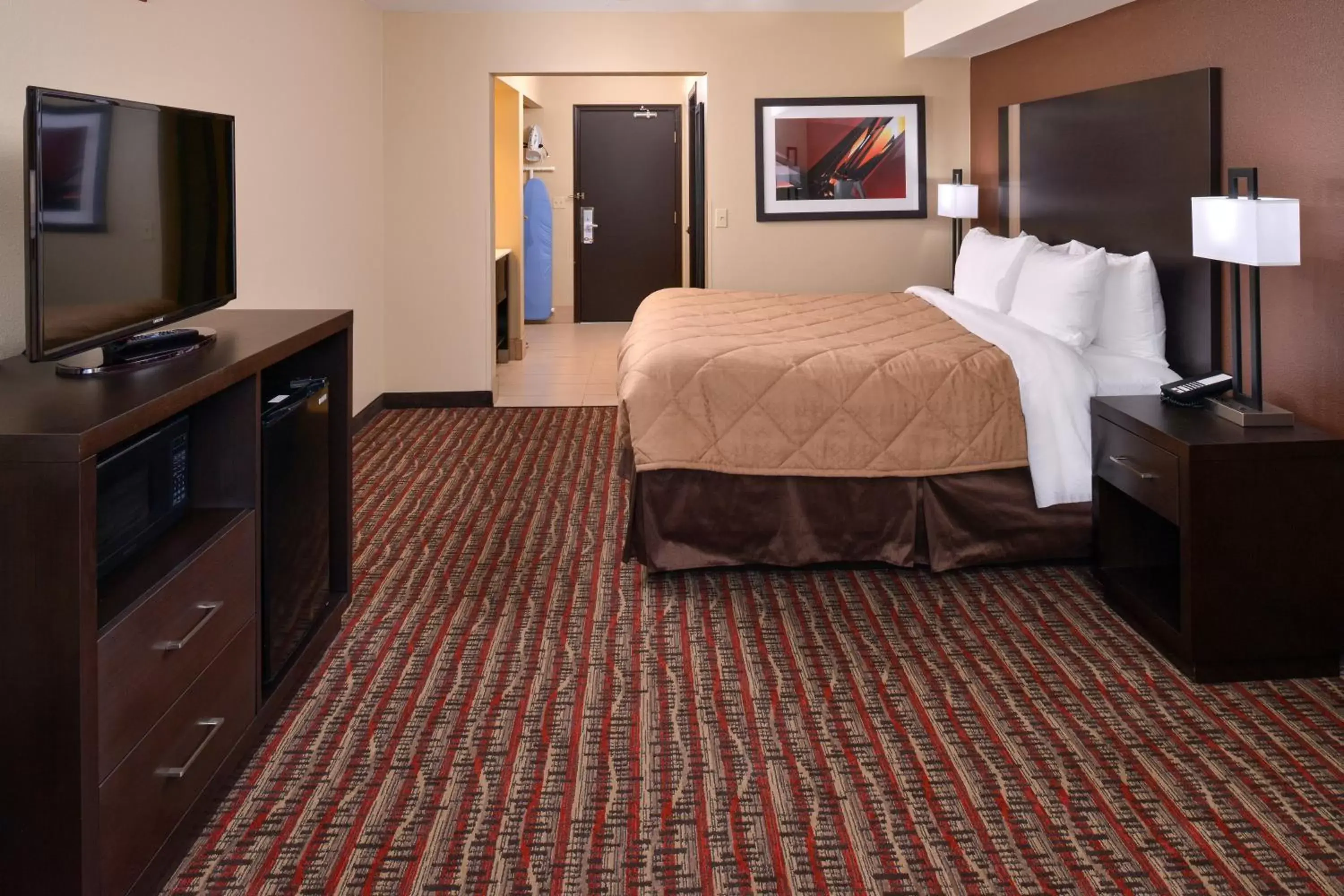 Photo of the whole room, Bed in Quality Inn & Suites Tacoma - Seattle