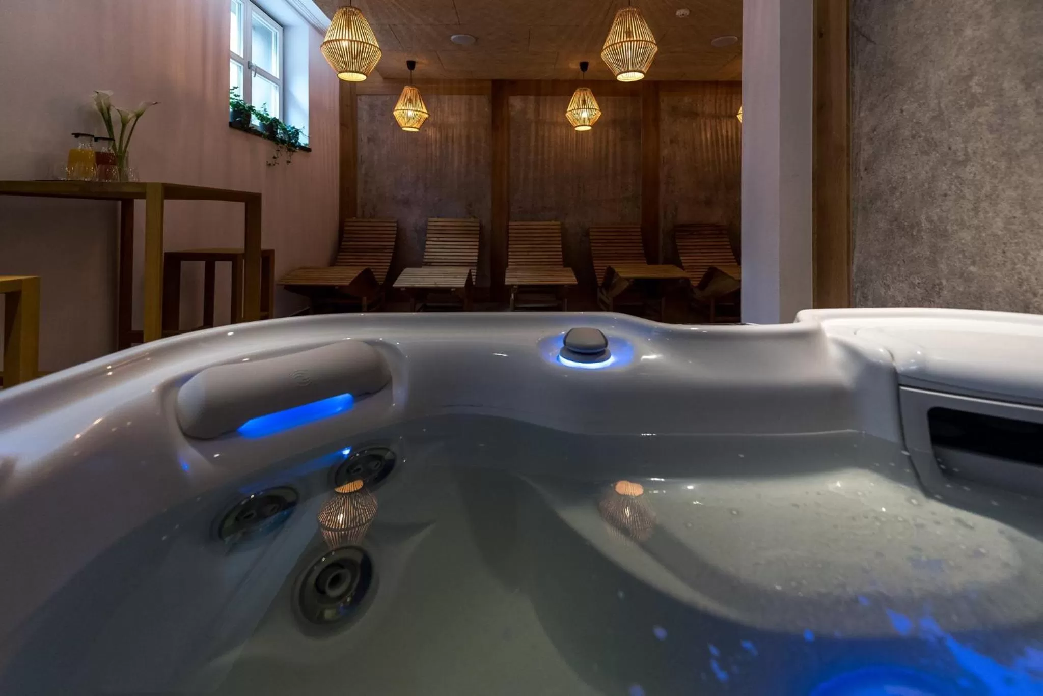 Hot Tub in Fidelitas Hotel