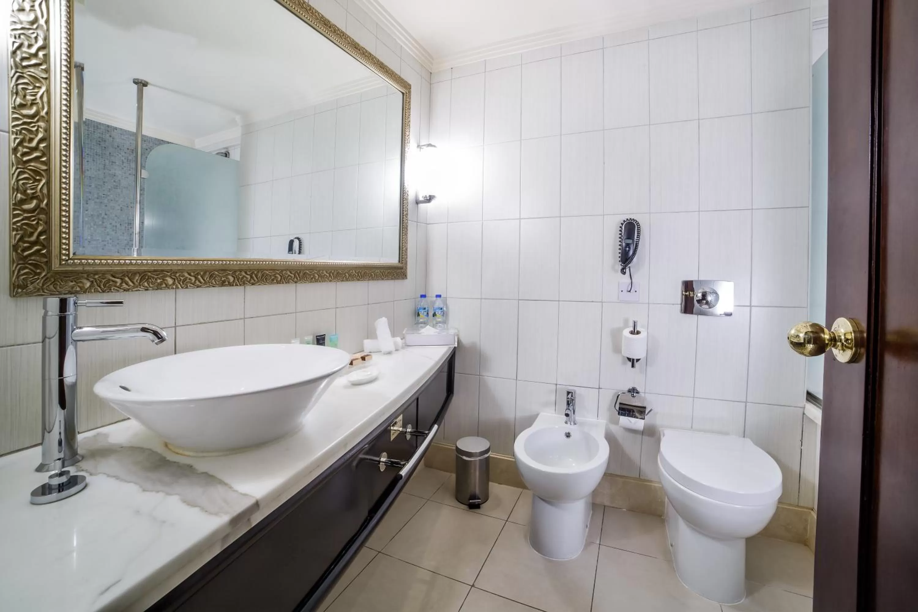 Bathroom in Grand Excelsior Hotel Deira