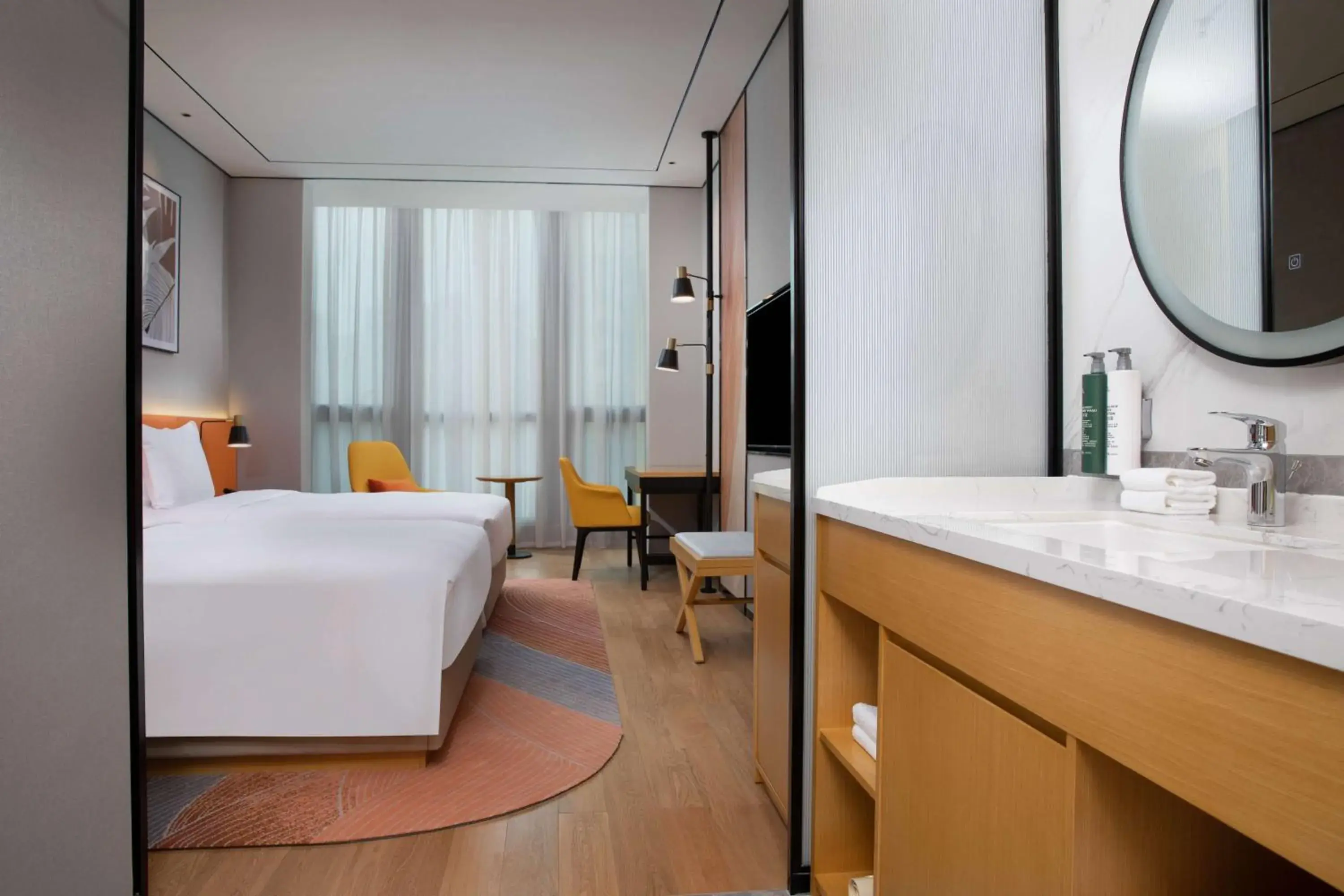 Bed, Bathroom in Hilton Garden Inn Hangzhou Xiaoshan