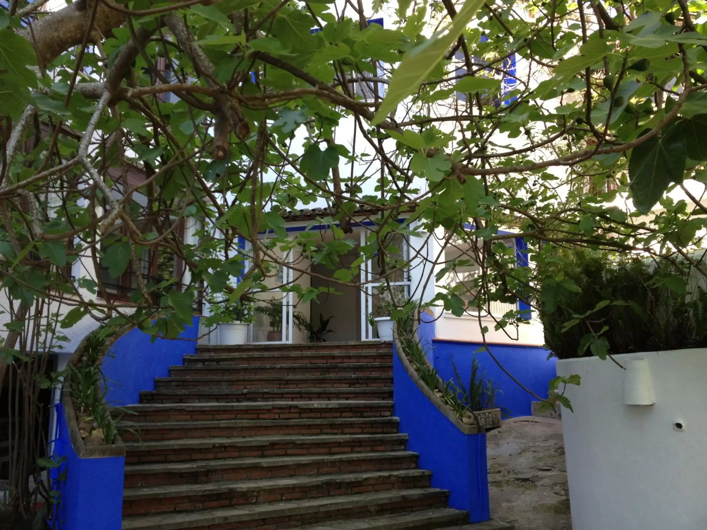 Facade/entrance in Mesón de Sancho