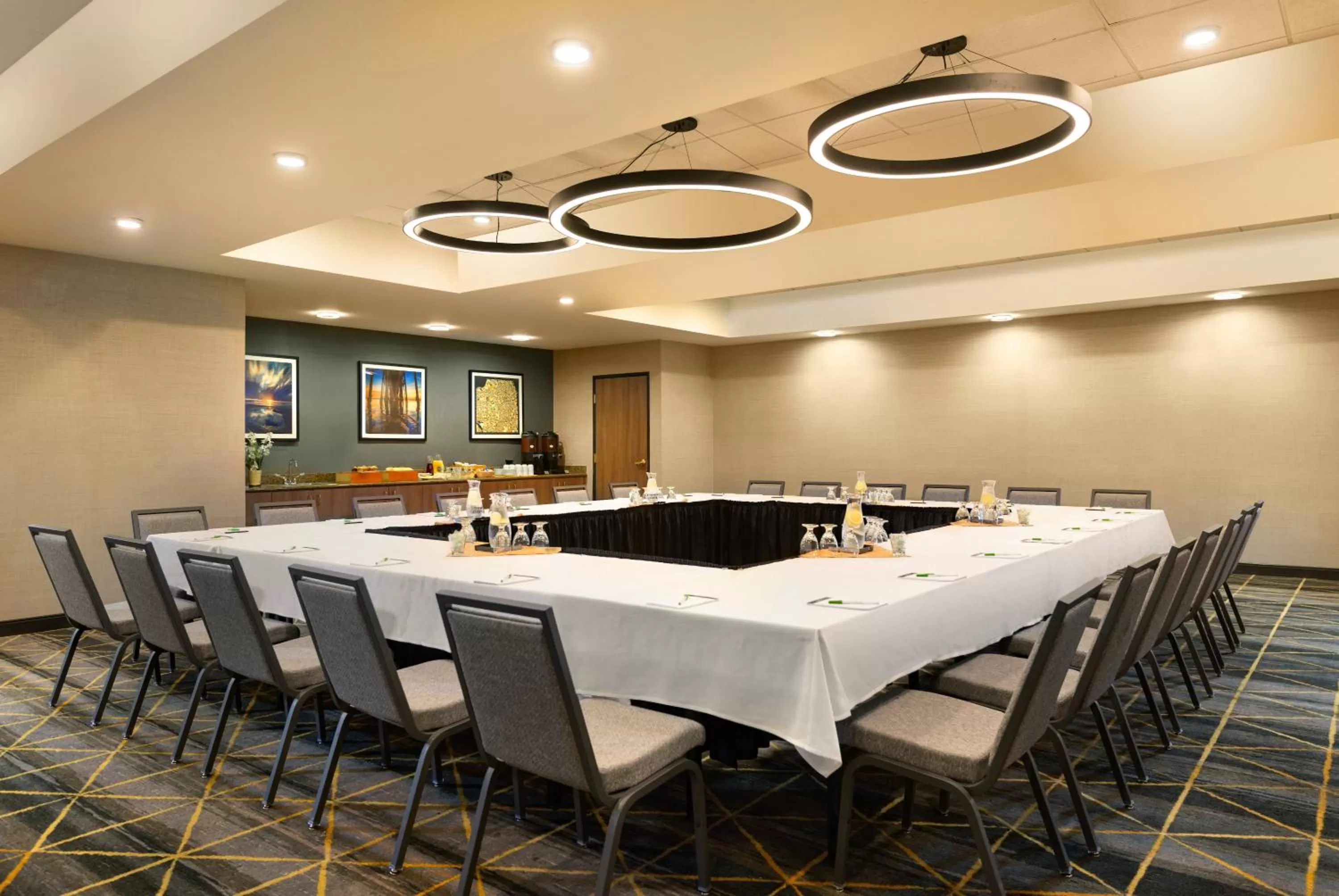Meeting/conference room in Holiday Inn Oakland Airport by IHG