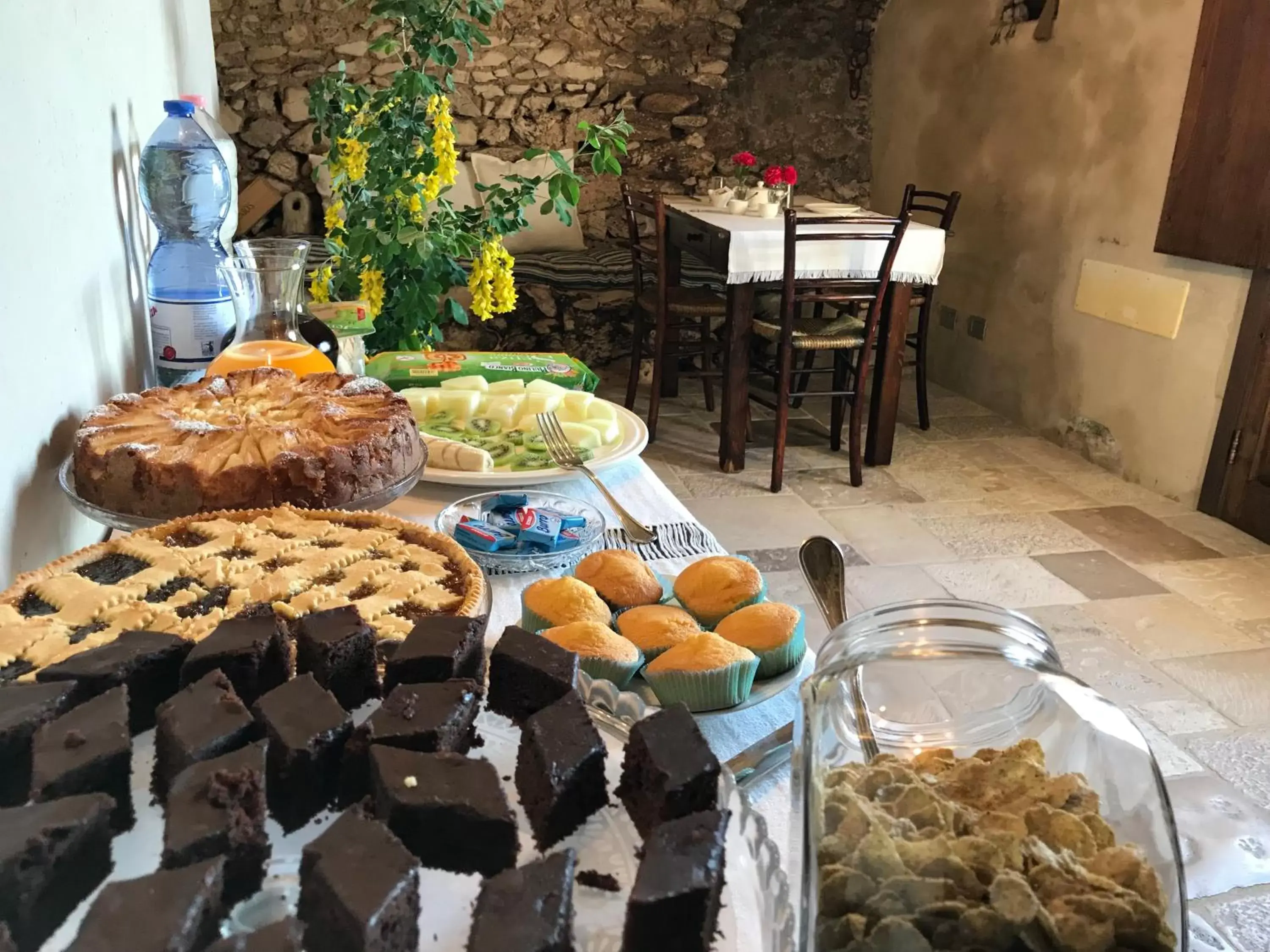 Continental breakfast in Charme in Perillis