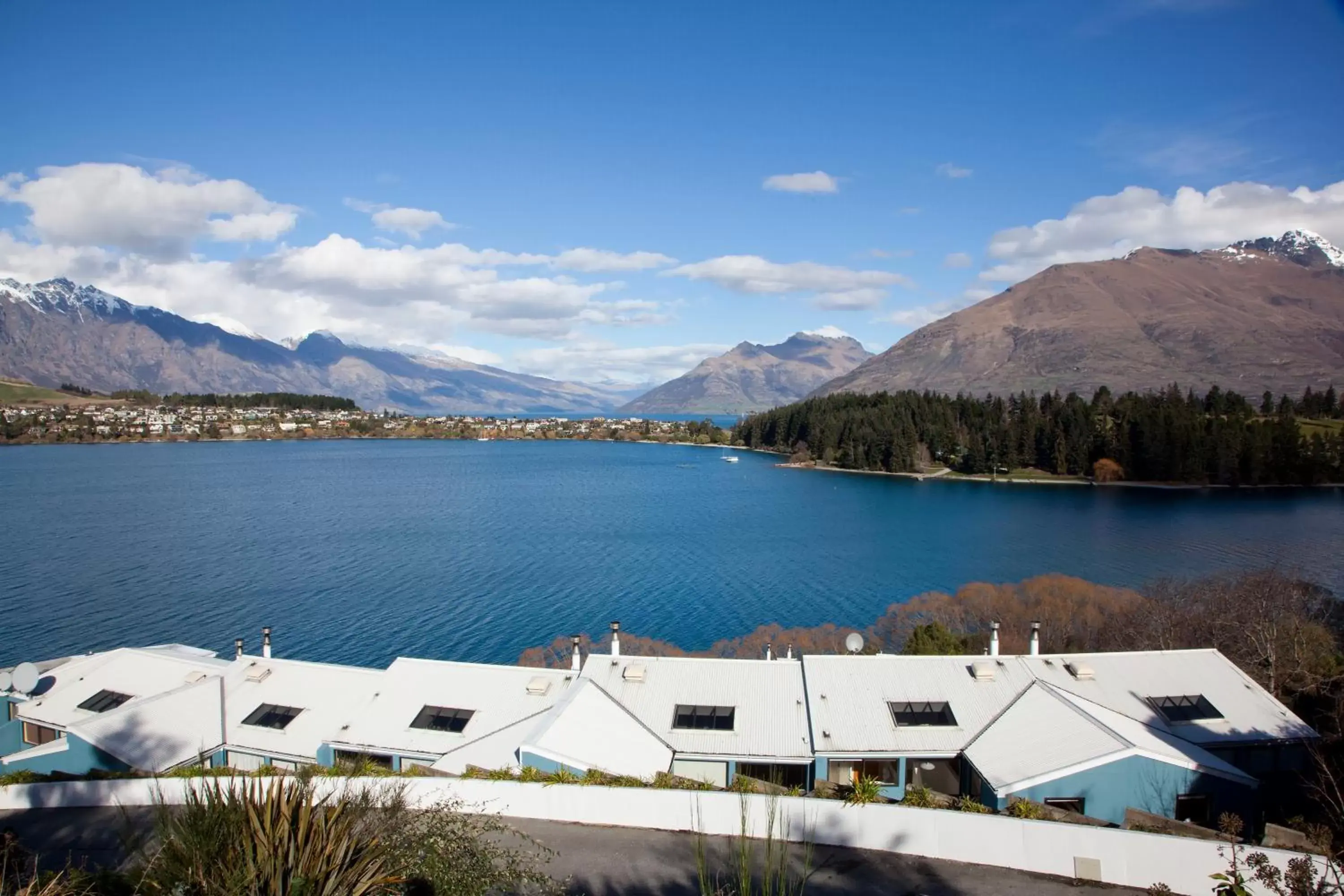 Bird's eye view, River View in Apartments at Spinnaker Bay