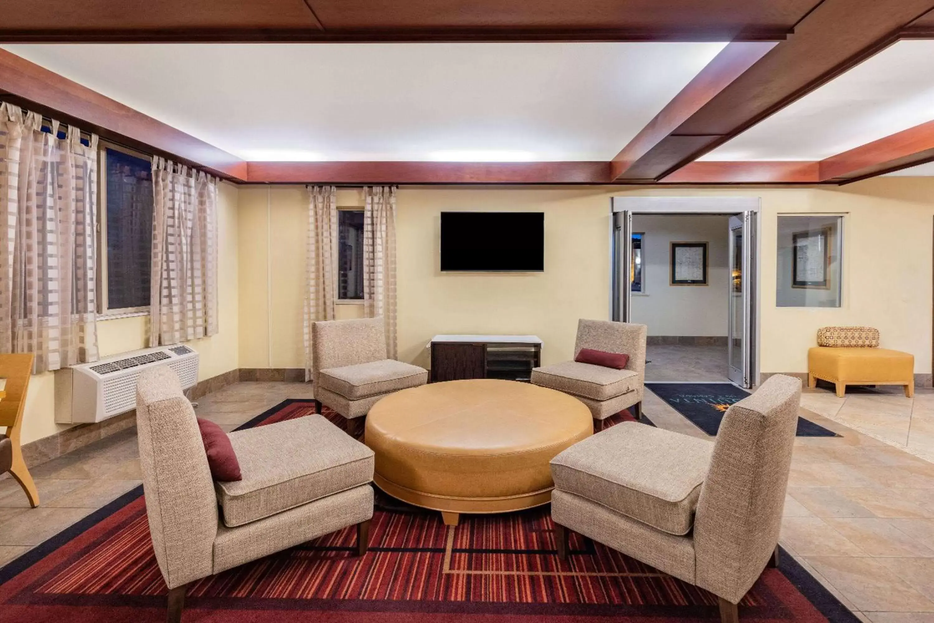 Lobby or reception in La Quinta by Wyndham Helena Lobby or reception in La Quinta by Wyndham Helena