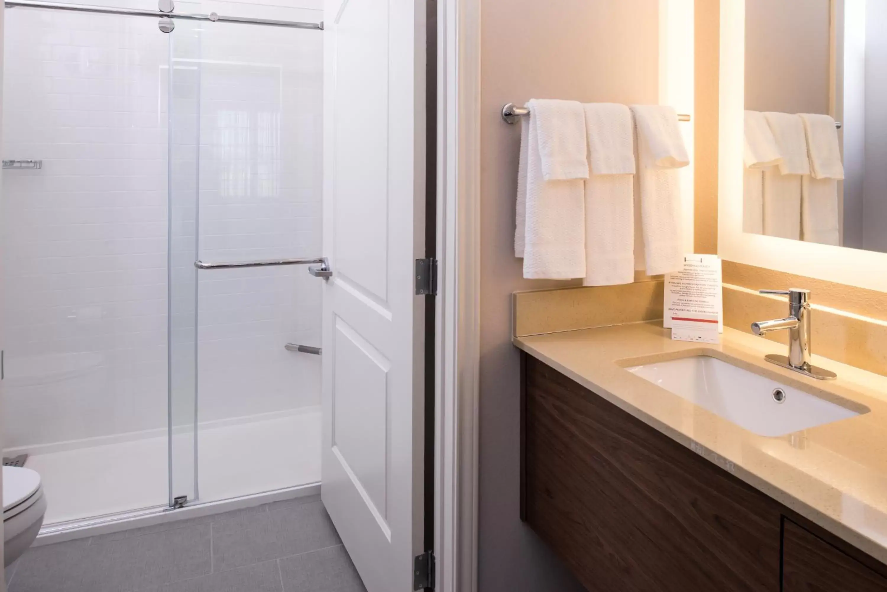 King Room - Hearing Access - Non-Smoking in Staybridge Suites - Pecos, an IHG Hotel King Room - Hearing Access - Non-Smoking in Staybridge Suites - Pecos, an IHG Hotel