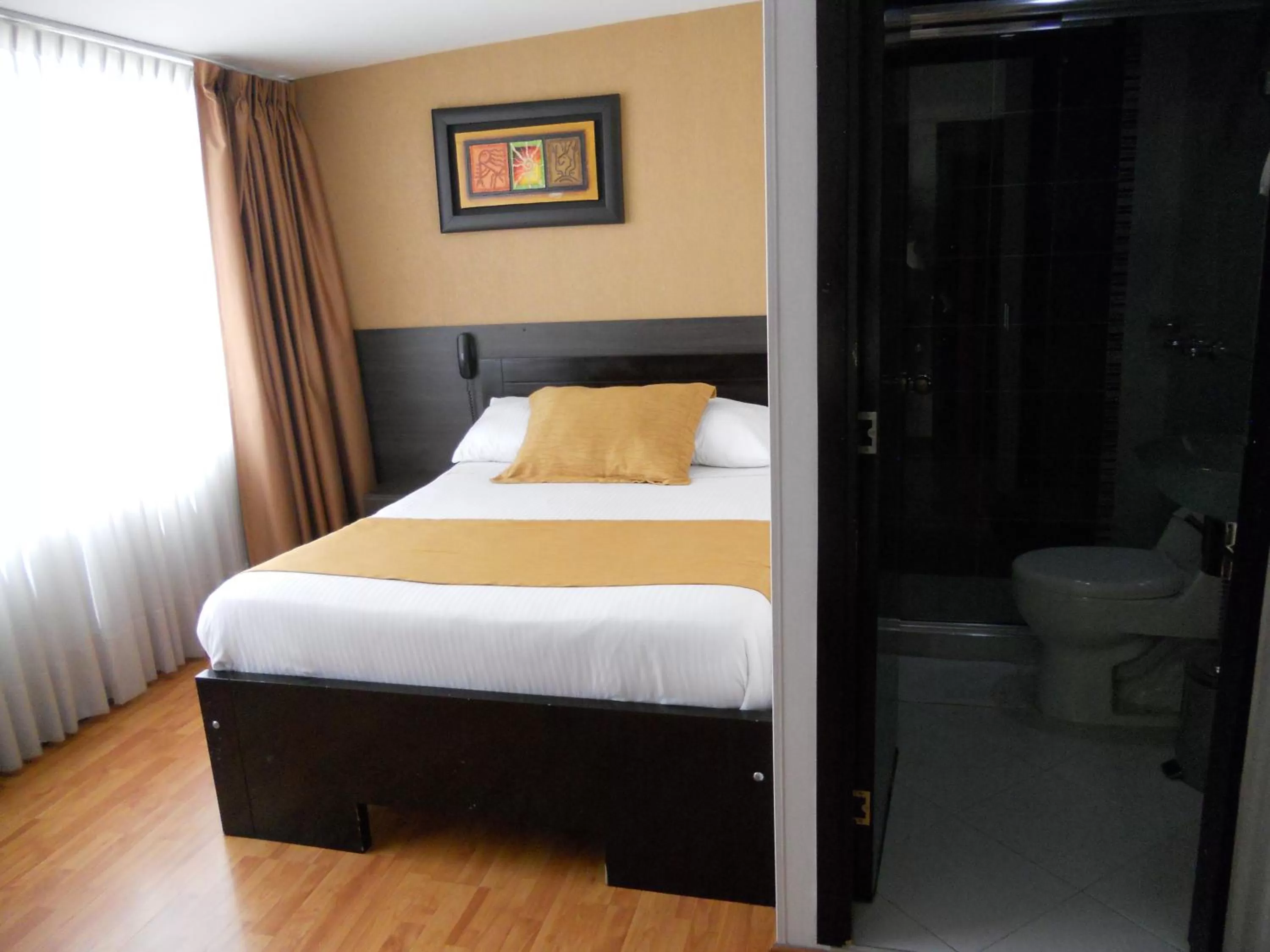Photo of the whole room, Bed in Hotel Expo Inn Embajada