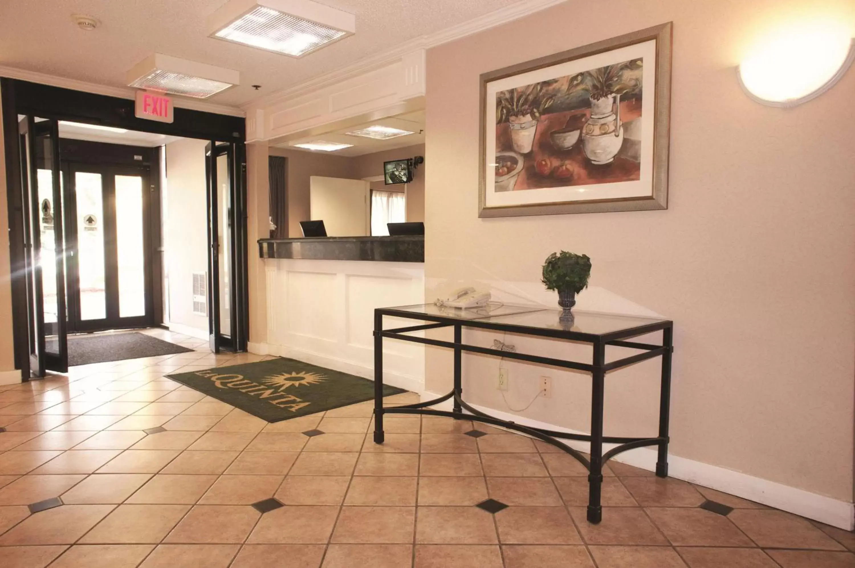 Lobby or reception, Lobby/Reception in La Quinta Inn by Wyndham Detroit Canton