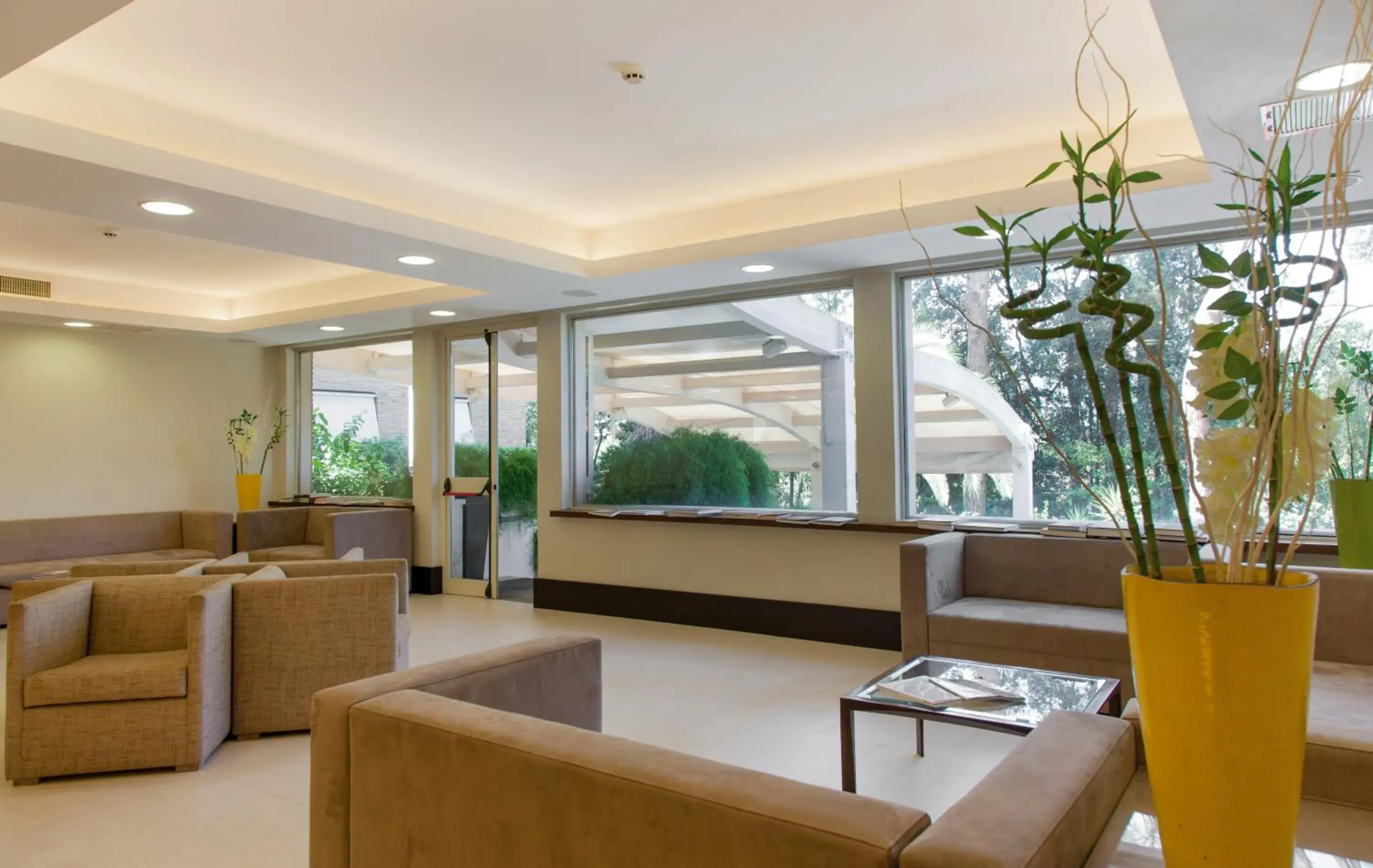 Communal lounge/ TV room, Lobby/Reception in Hotel Villa Maria Regina