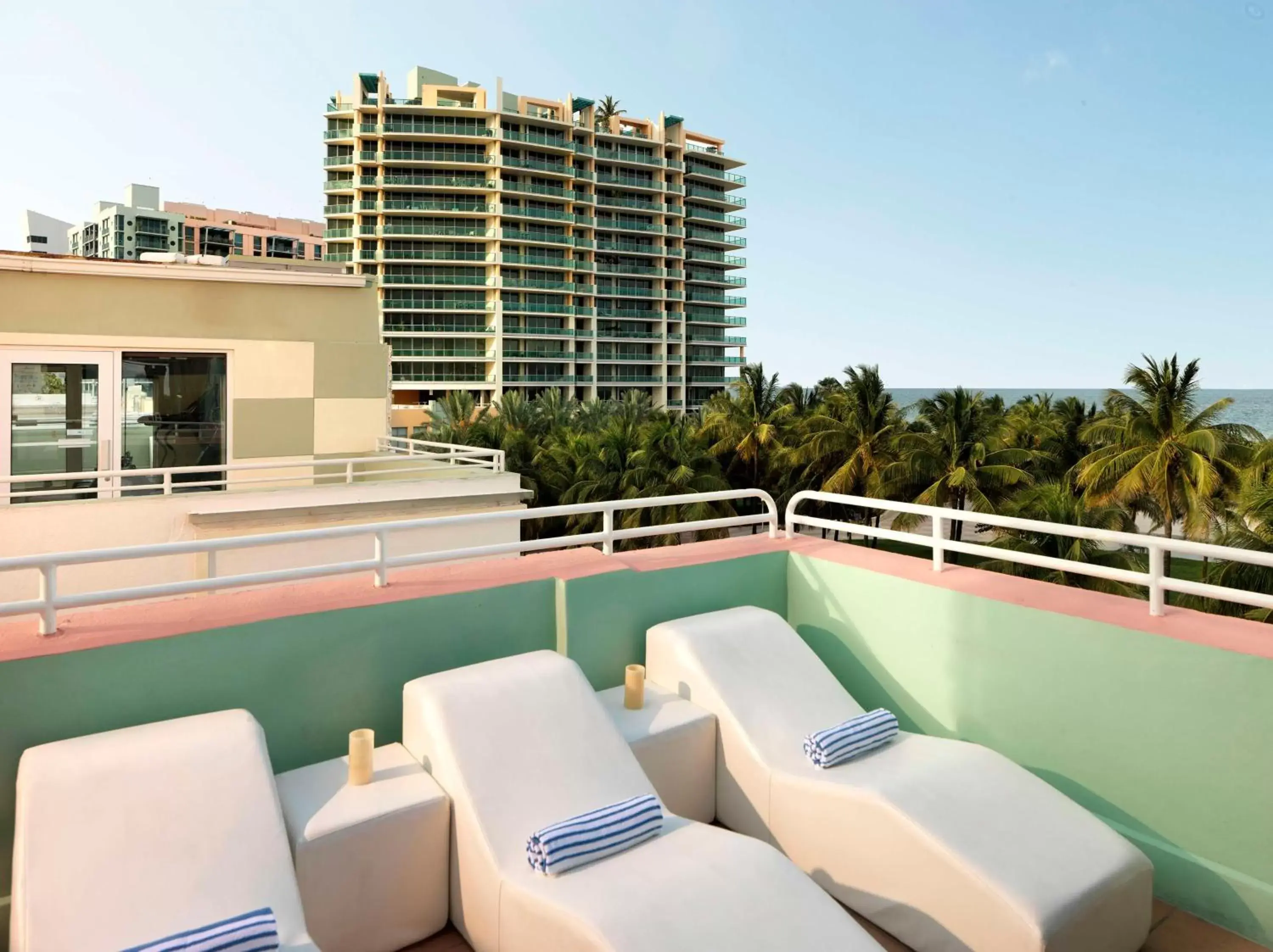 Patio, Balcony/Terrace in Hilton Vacation Club Crescent on South Beach Miami