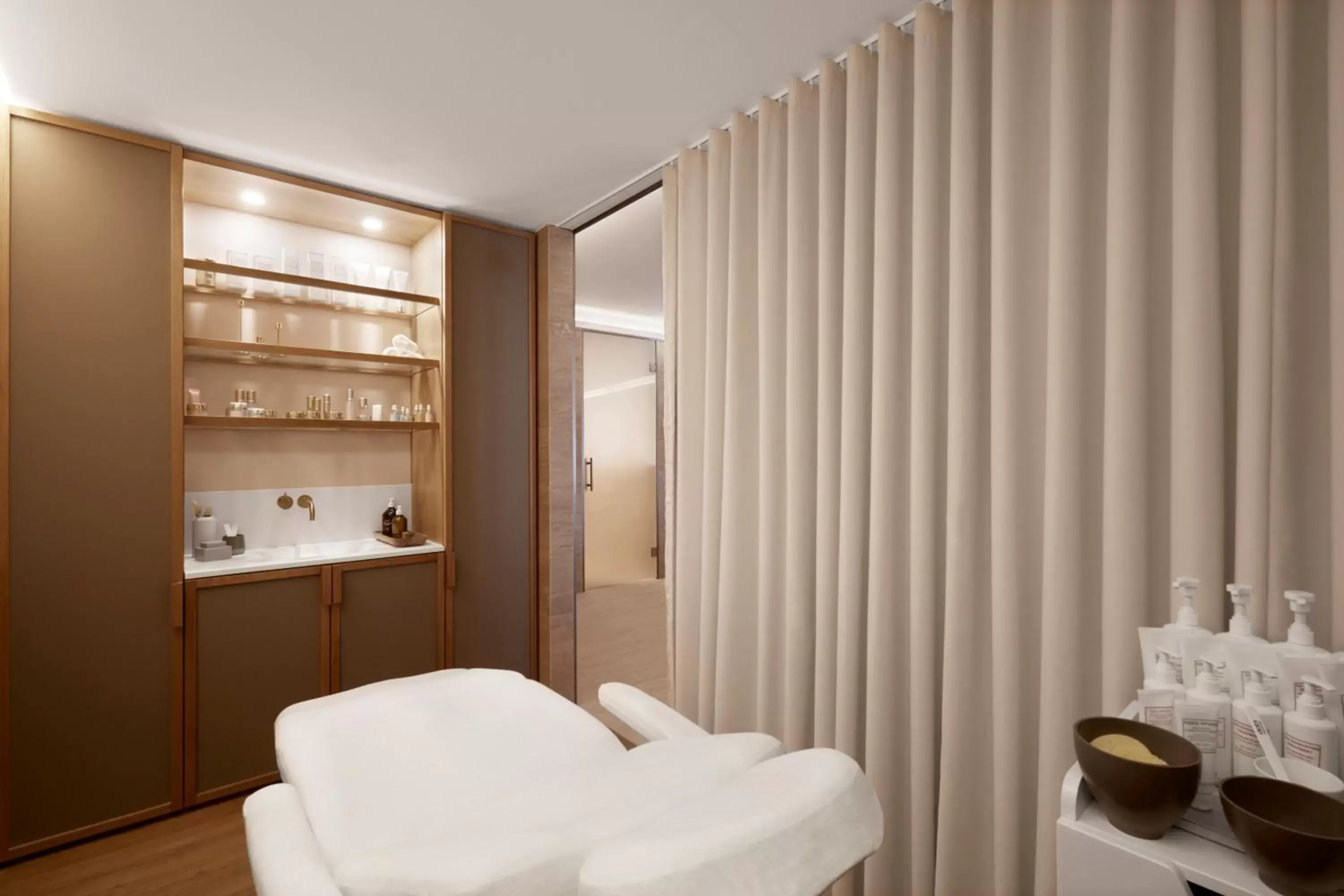 Massage, Bathroom in ALEX - Lakefront Lifestyle Hotel & Suites