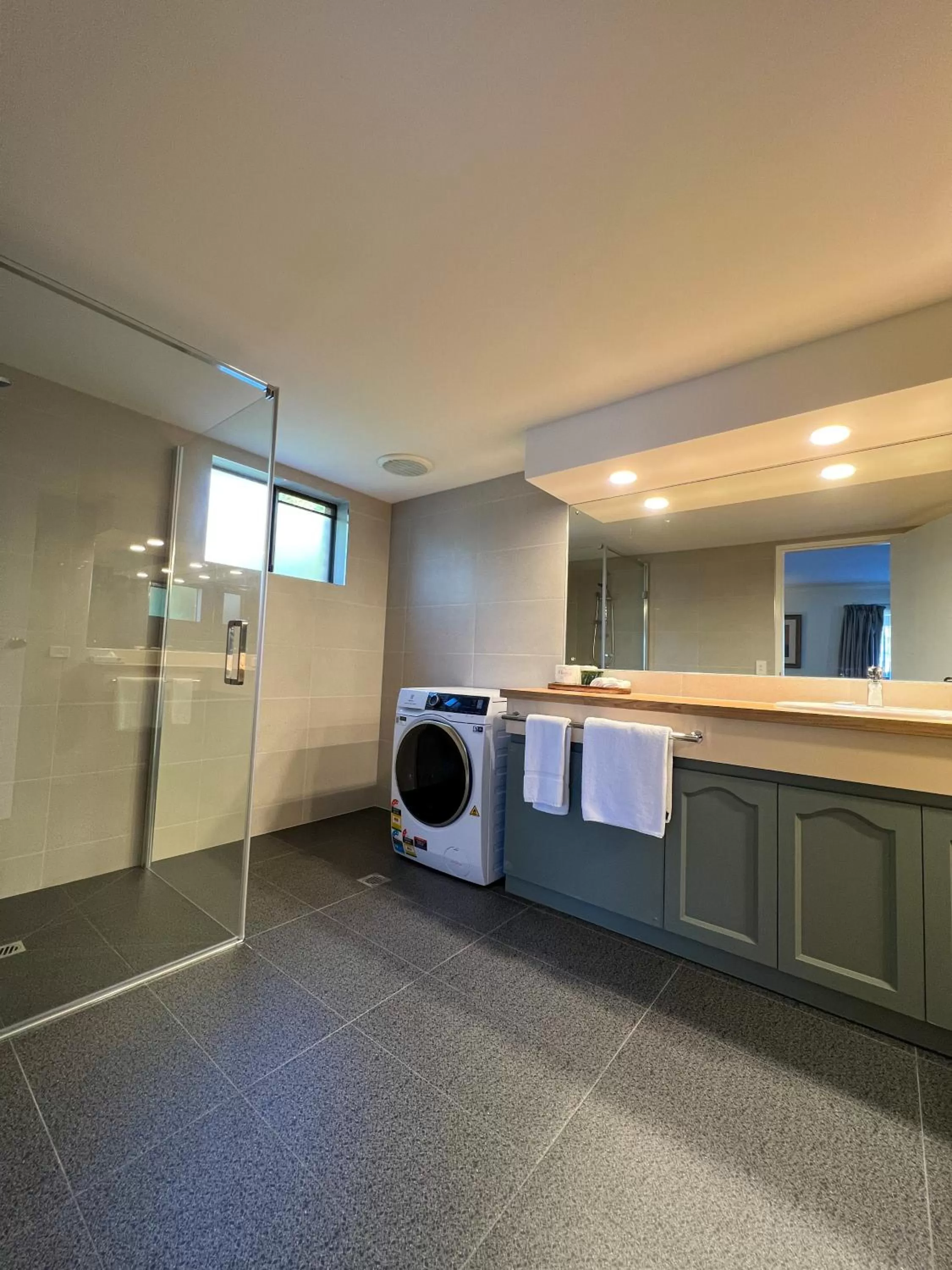 Summerhill Motor Inn