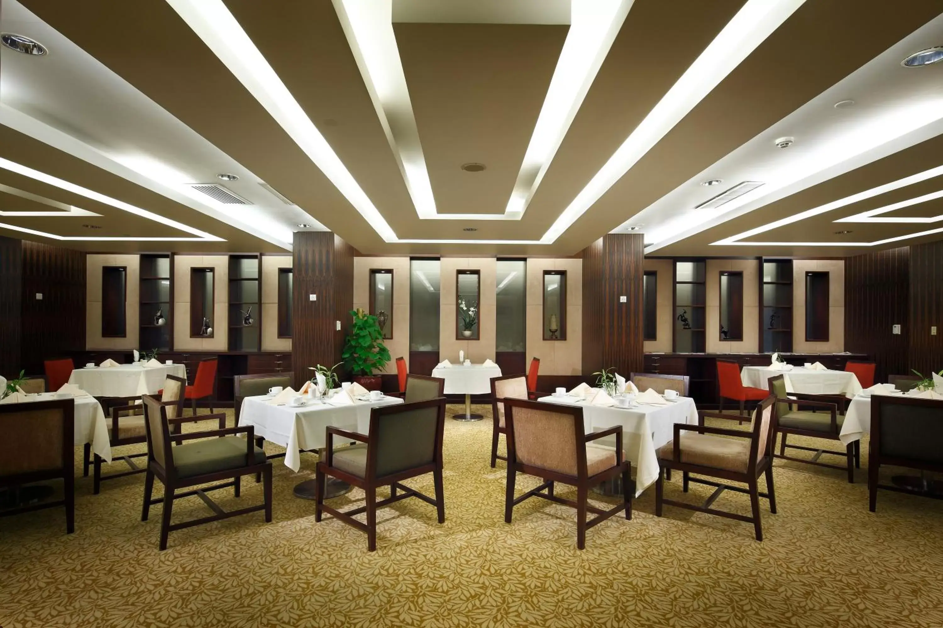 Restaurant/Places to Eat in Dong Fang Hotel Guangzhou, Canton Fair Free Shuttle Bus, Canton Fair Buyer Official Registration