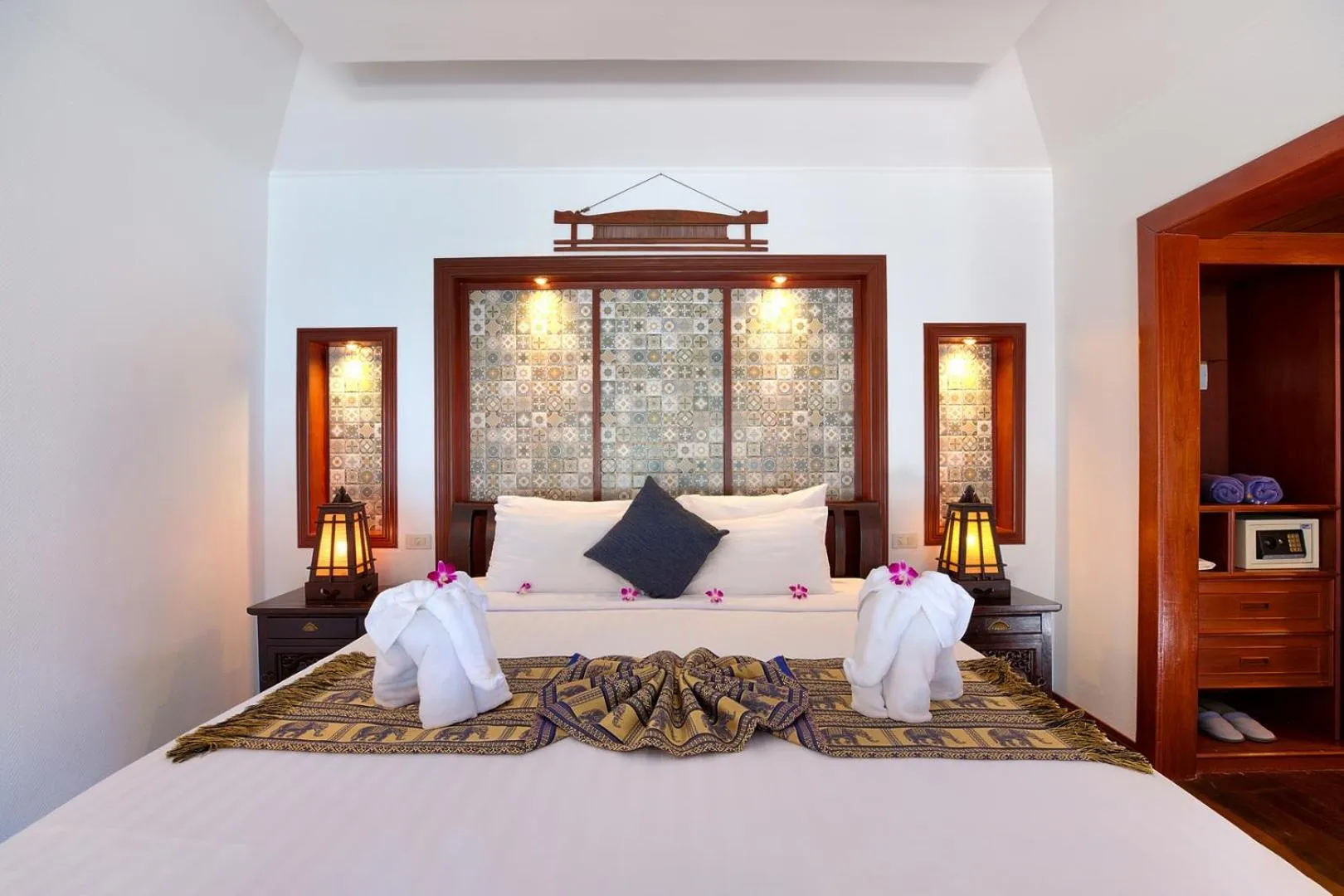 Bed in Sea Valley Resort