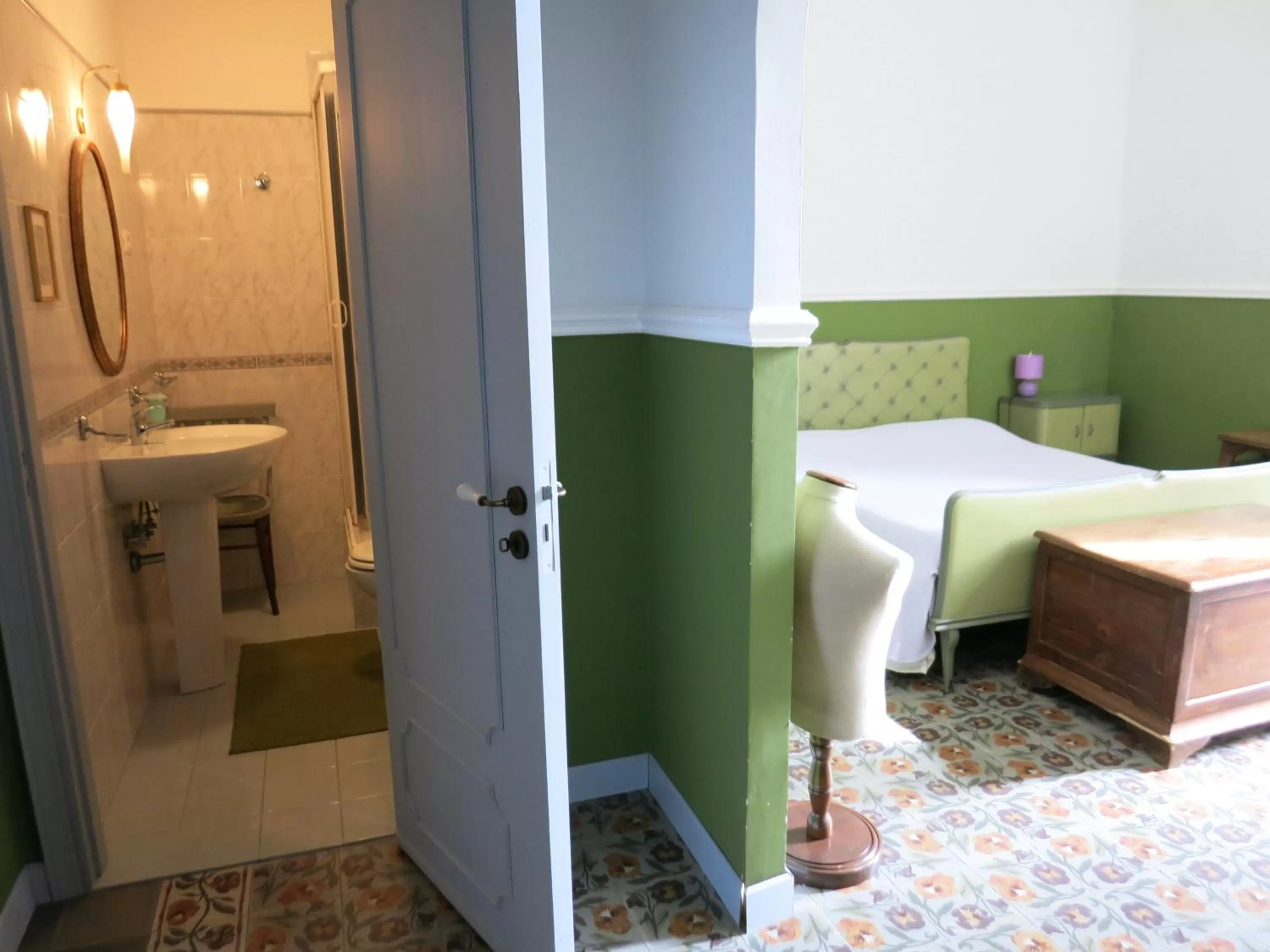 Bathroom, Bed in Maison Decò