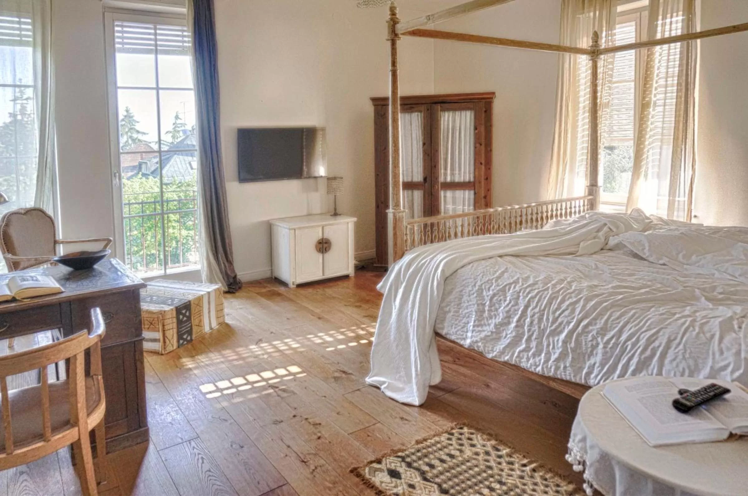 Bedroom, Bed in Embassy Row BnB